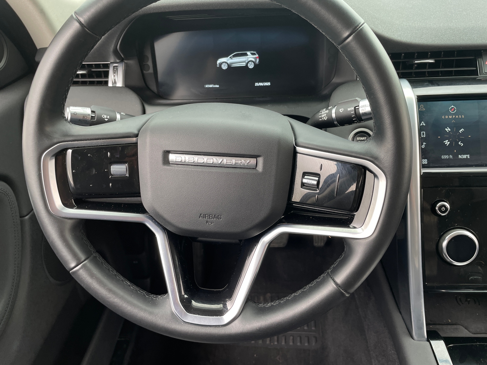 Thumbnail: 2022 Land Rover Discovery Sport - 5