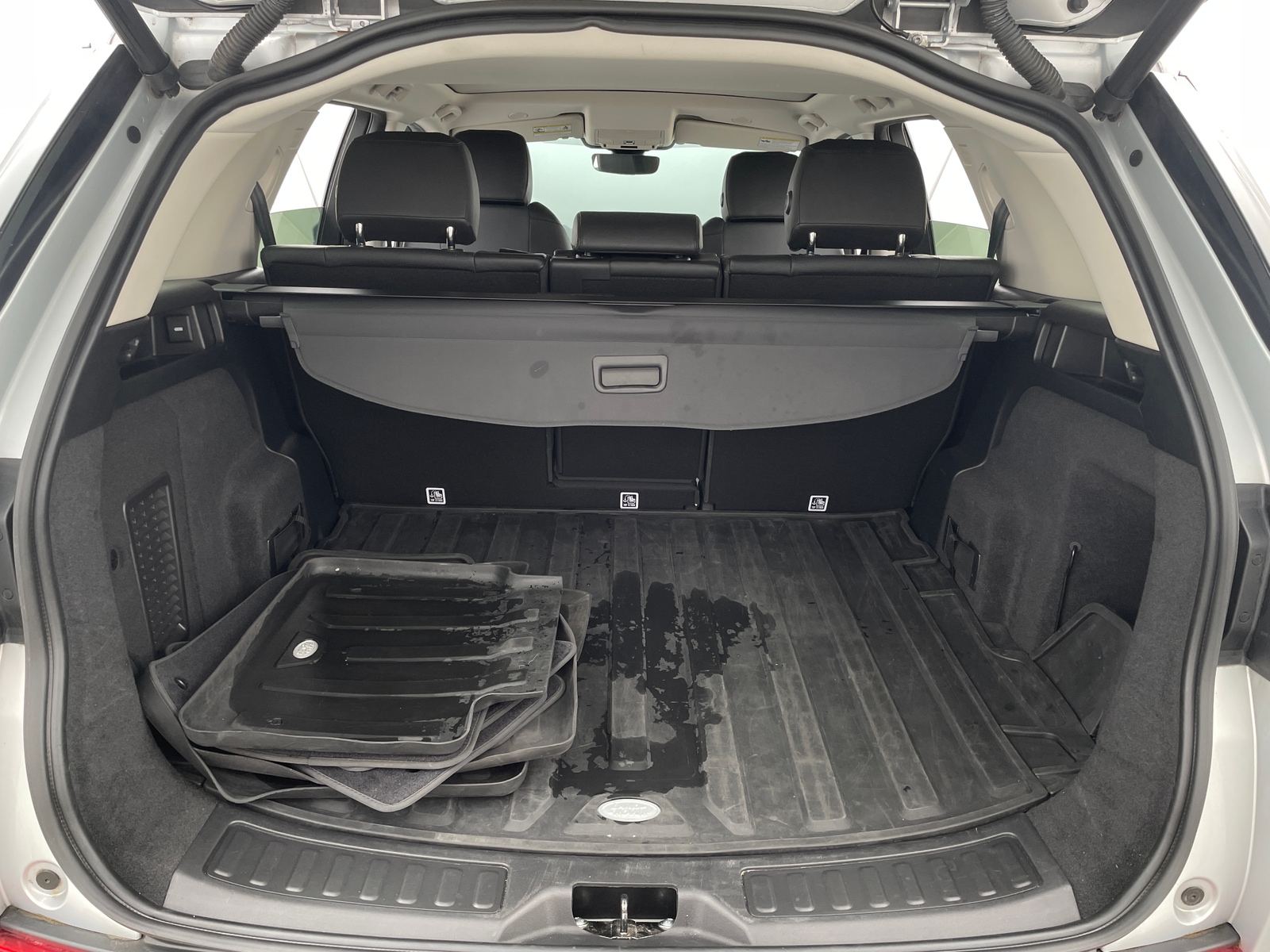 Thumbnail: 2022 Land Rover Discovery Sport - 7