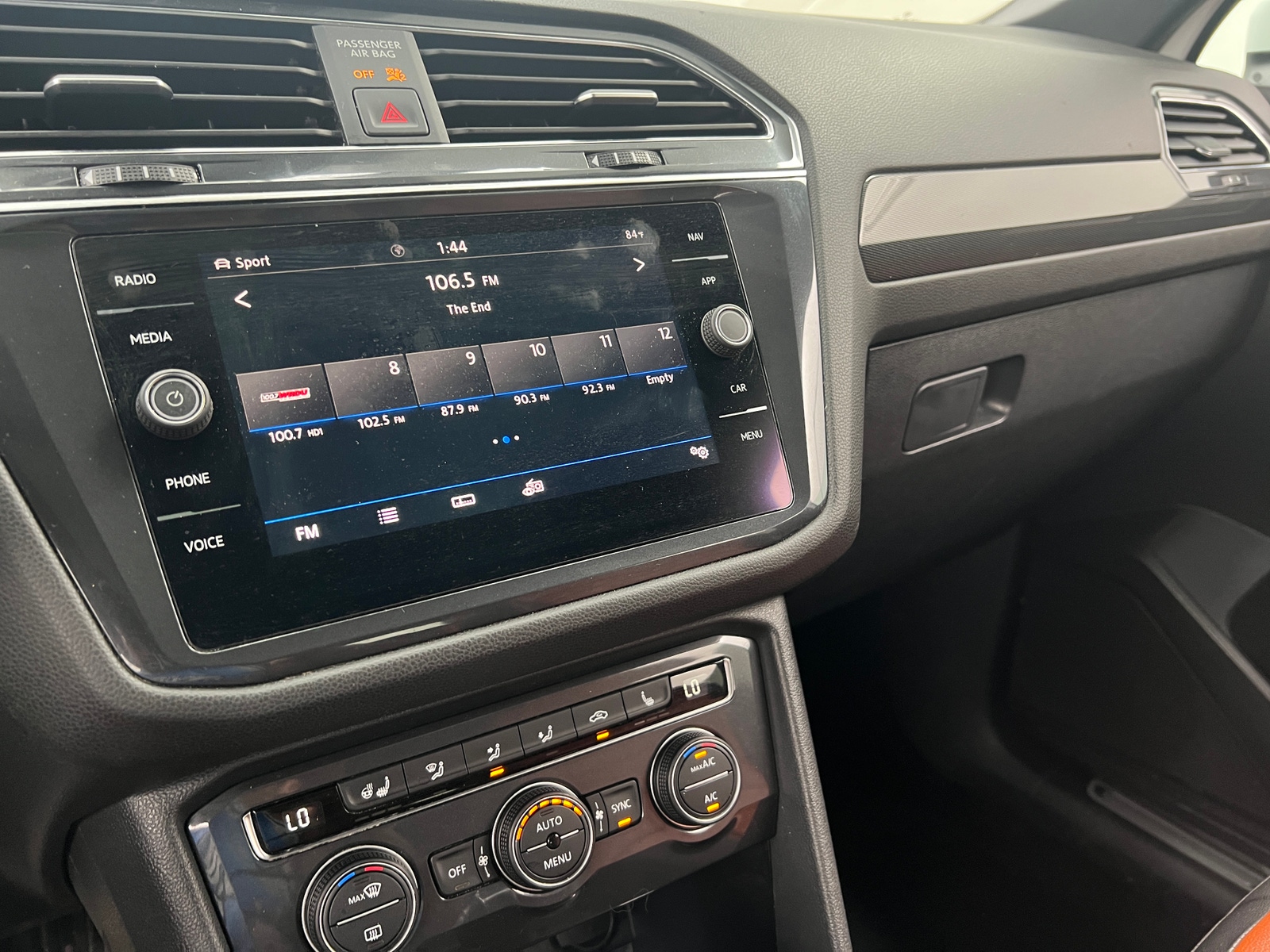 Thumbnail: 2020 Volkswagen Tiguan - 3