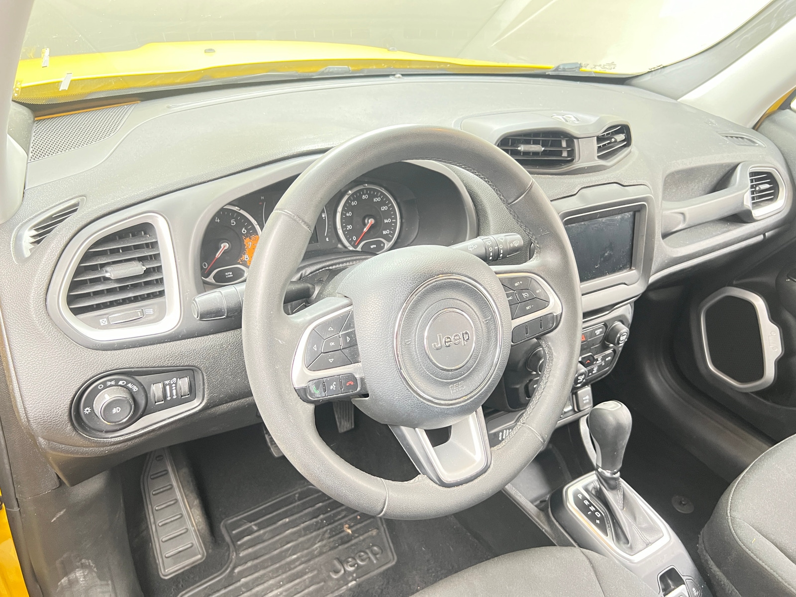 Thumbnail: 2018 Jeep Renegade - 3