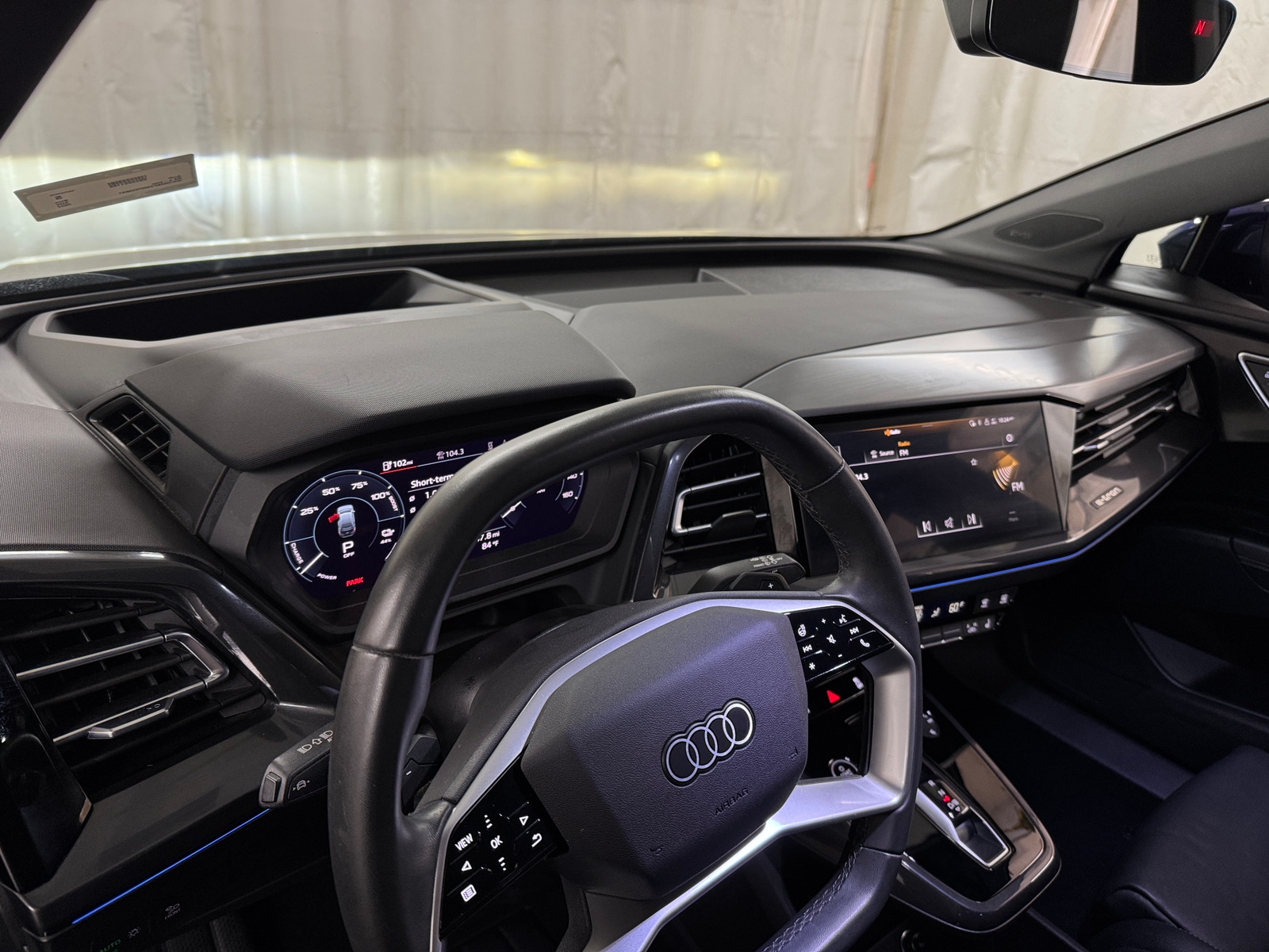 Thumbnail: 2022 Audi Q4 e-tron - 2