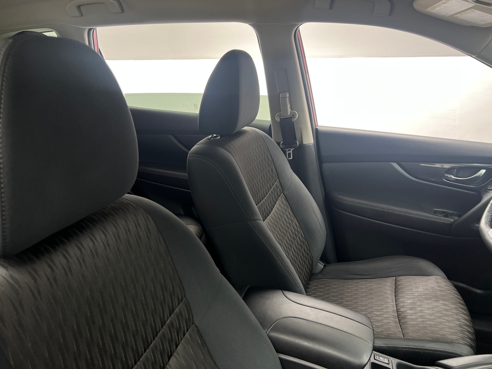 Thumbnail: 2017 Nissan Rogue - 2