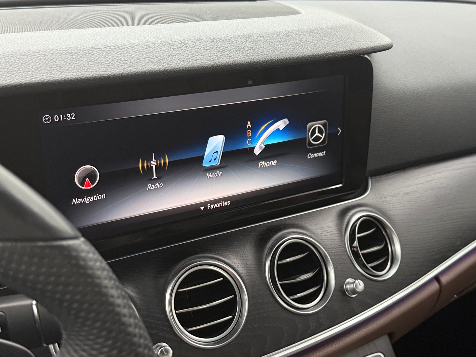 Thumbnail: 2018 Mercedes-Benz E-Class - 3