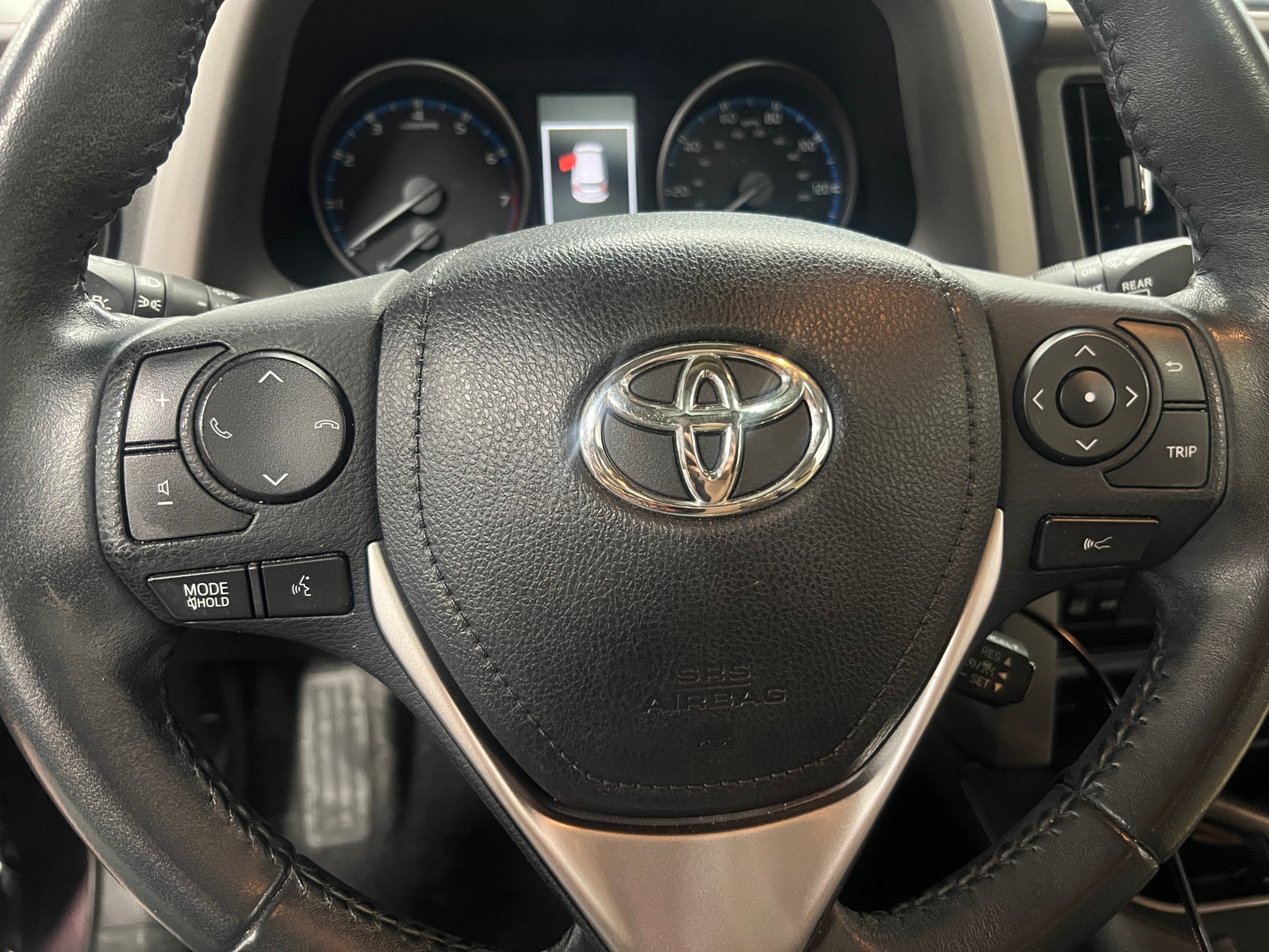 Thumbnail: 2017 Toyota RAV4 - 5