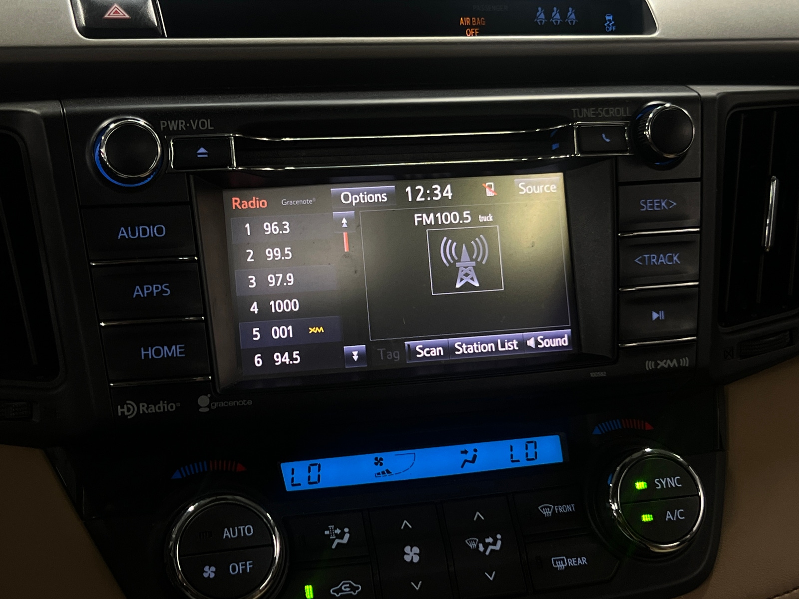 Thumbnail: 2017 Toyota RAV4 - 4