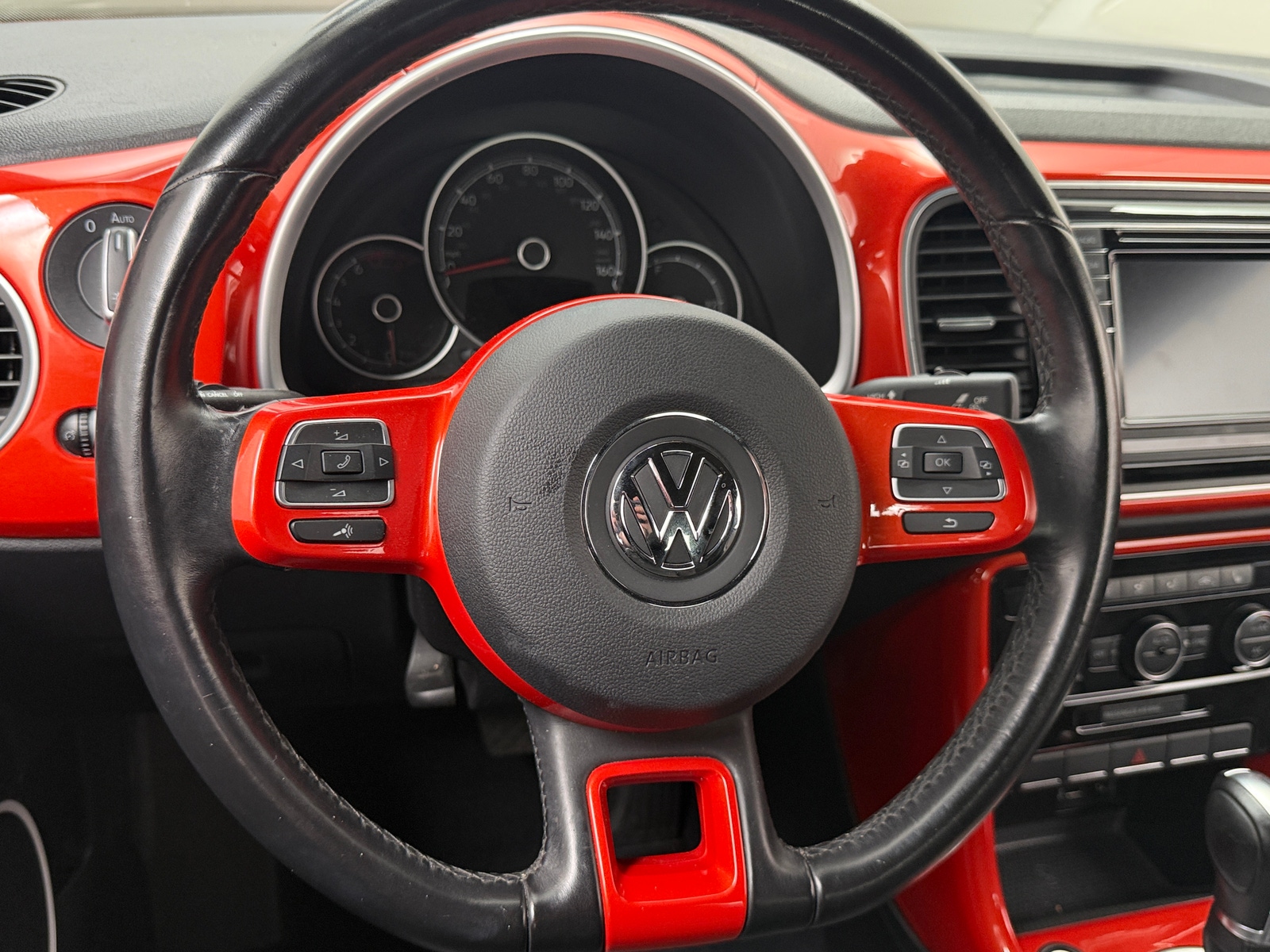 Thumbnail: 2018 Volkswagen Beetle - 4