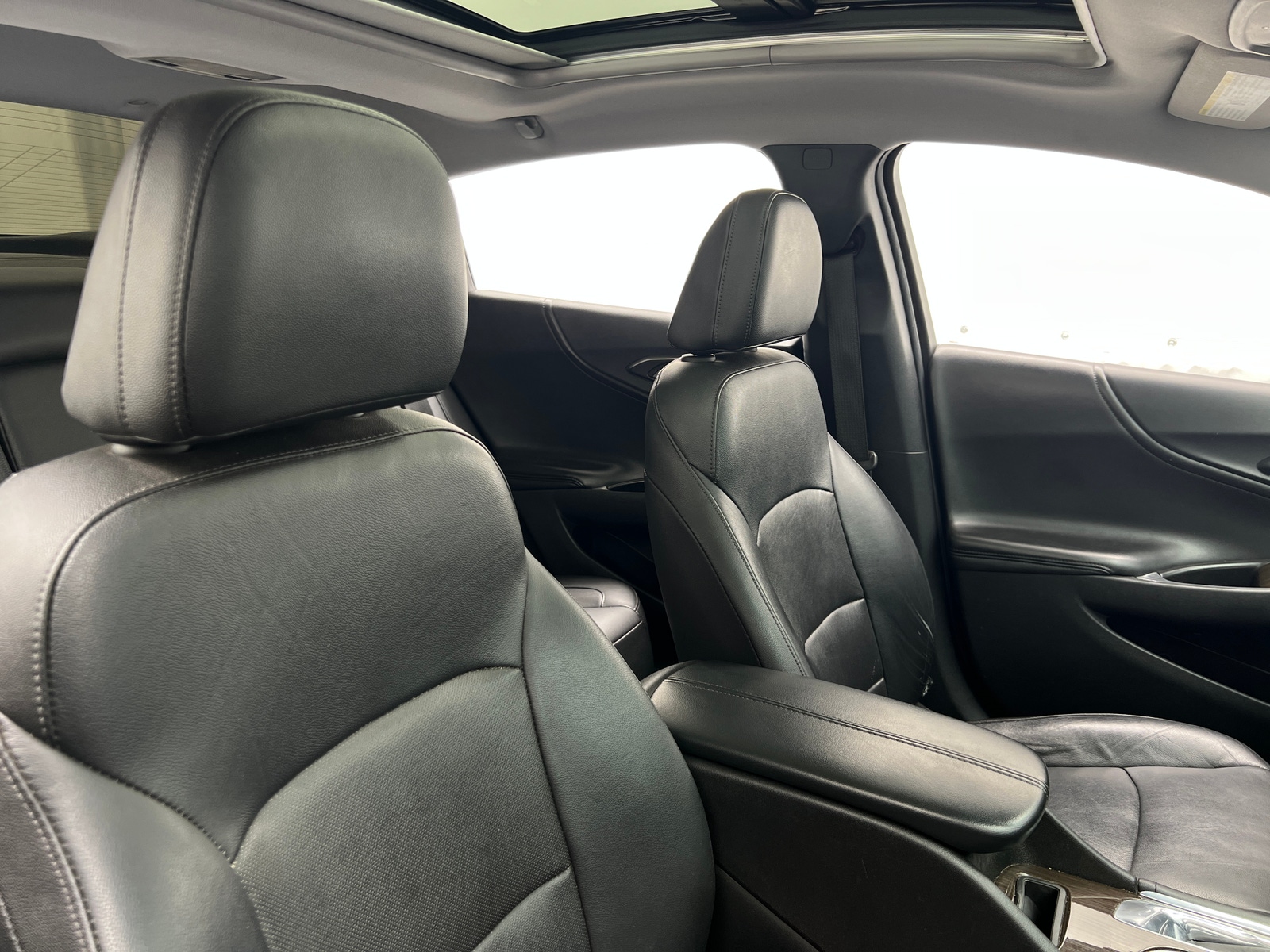 Thumbnail: 2017 Chevrolet Malibu - 2