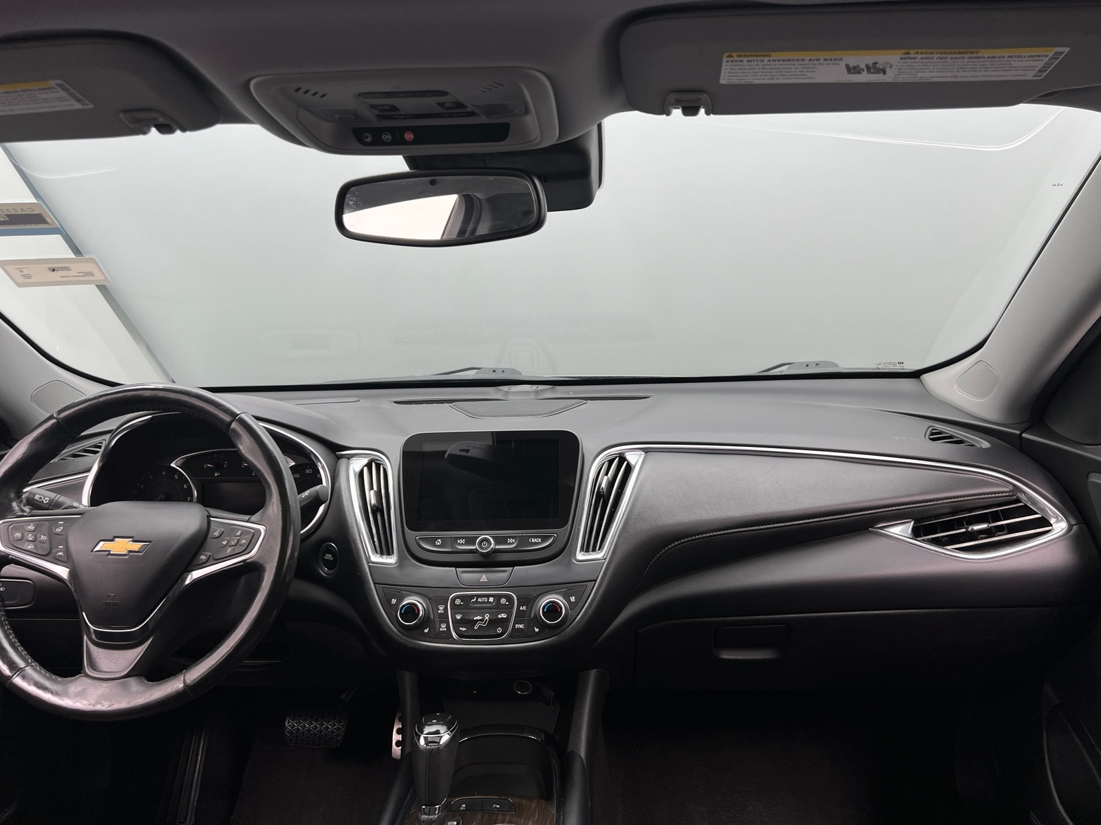 Thumbnail: 2017 Chevrolet Malibu - 3