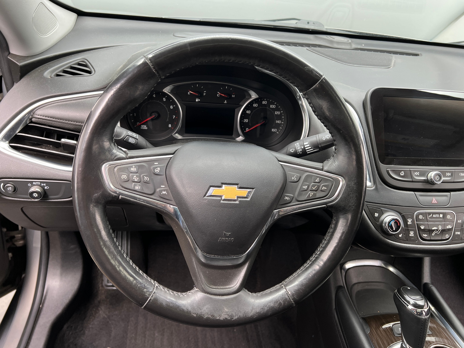 Thumbnail: 2017 Chevrolet Malibu - 5