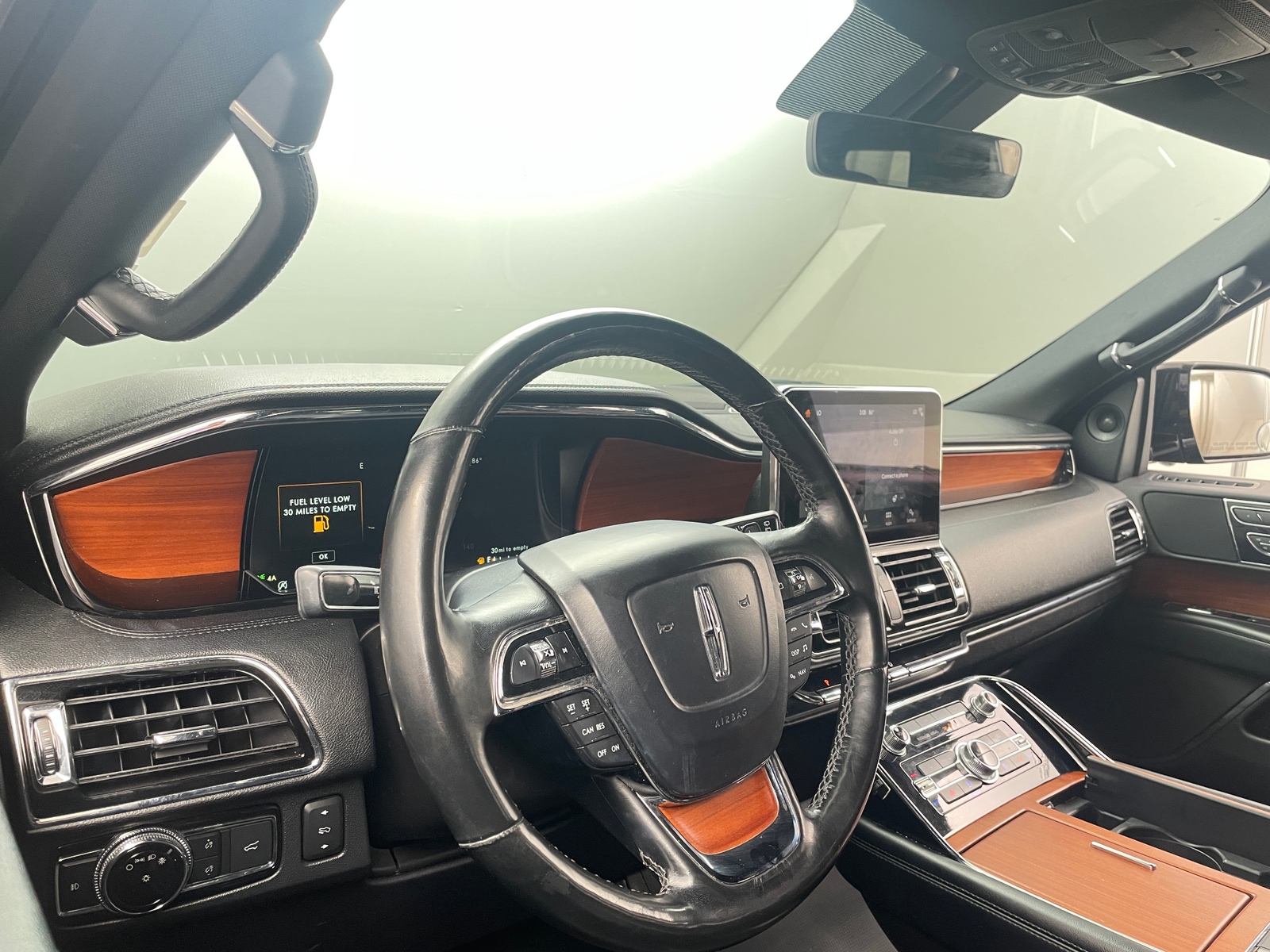 Thumbnail: 2018 Lincoln Navigator L - 2