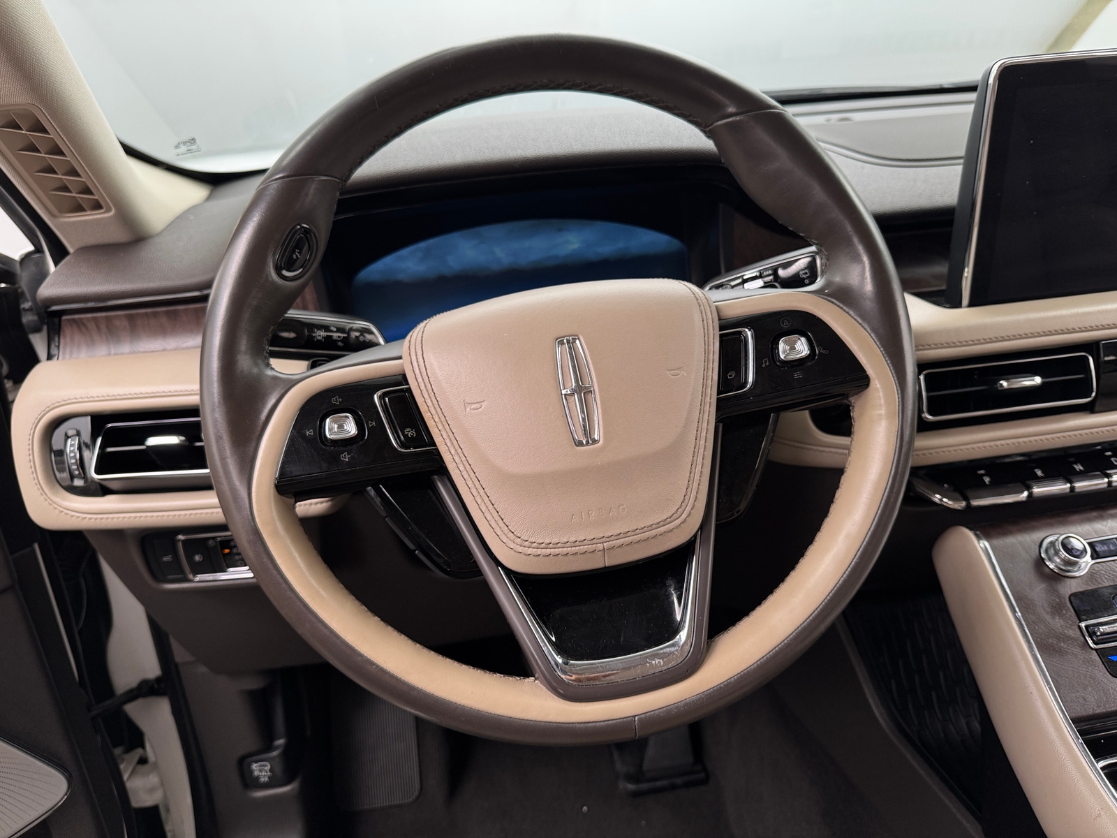 Thumbnail: 2020 Lincoln Aviator - 4
