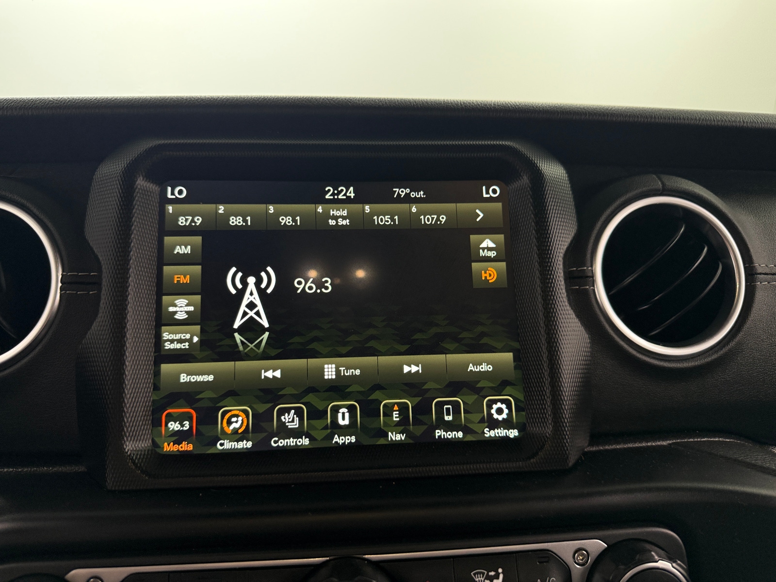 Thumbnail: 2022 Jeep Wrangler - 3