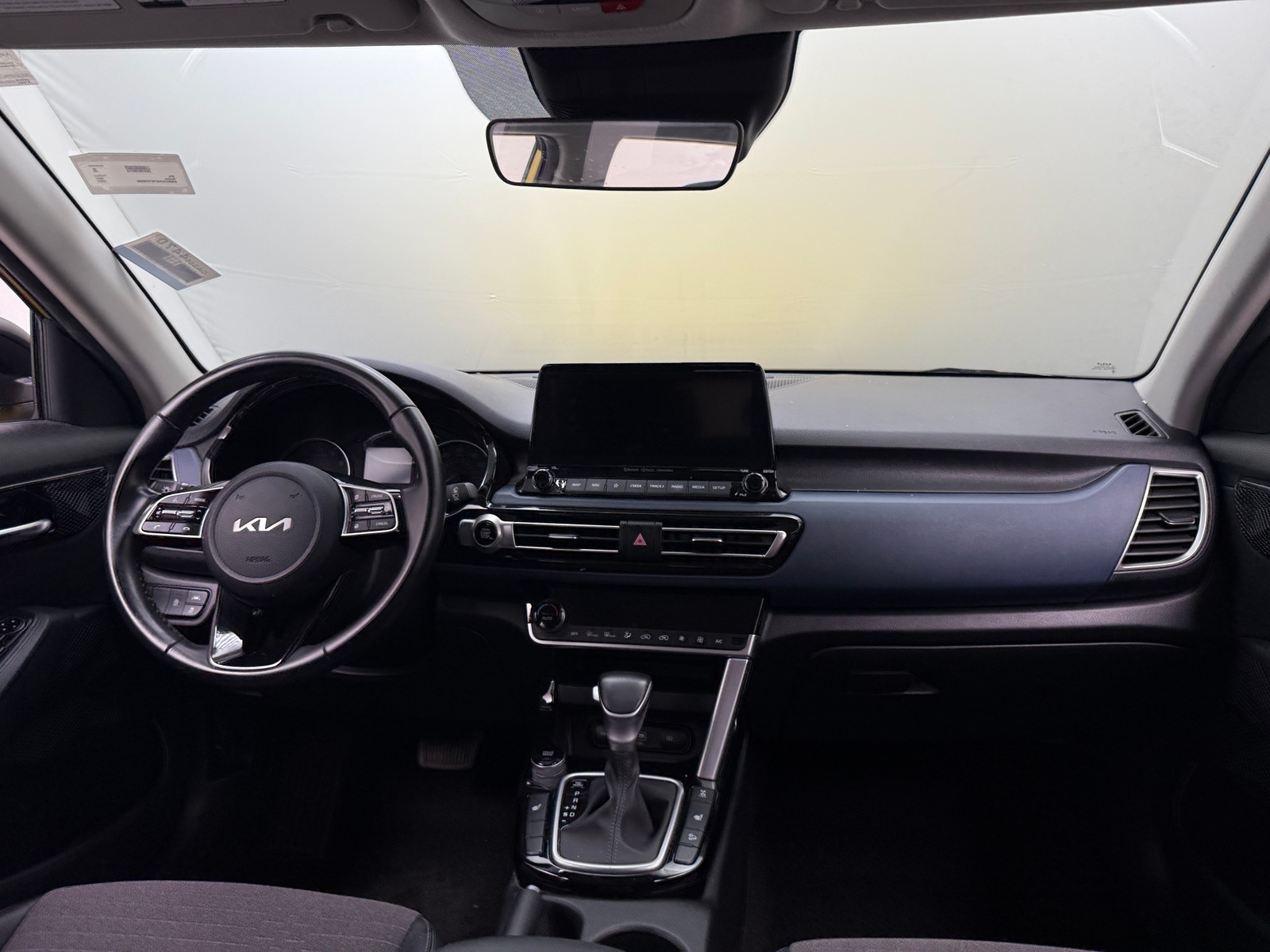 Thumbnail: 2022 Kia Seltos - 3