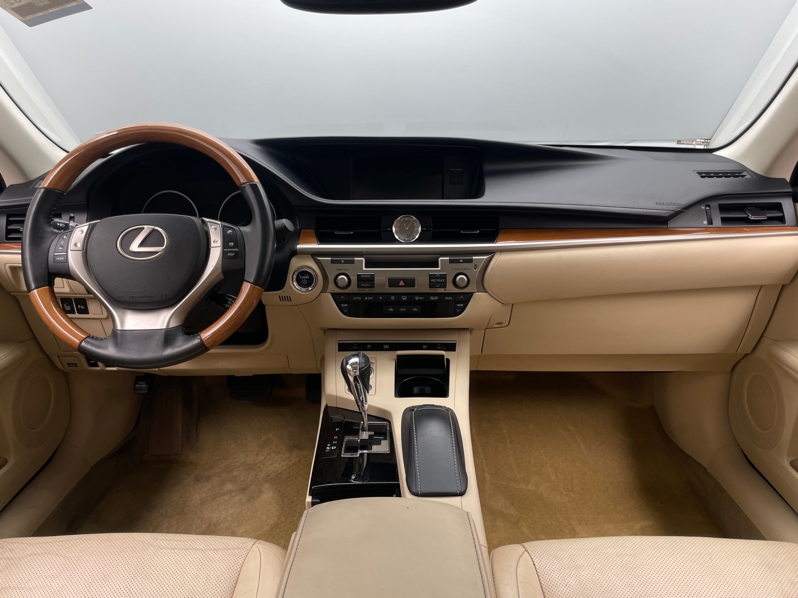 Thumbnail: 2014 Lexus ES - 3