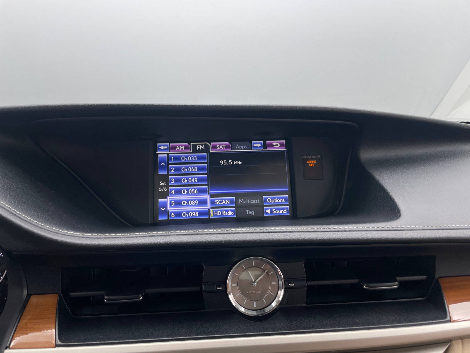 Thumbnail: 2014 Lexus ES - 4