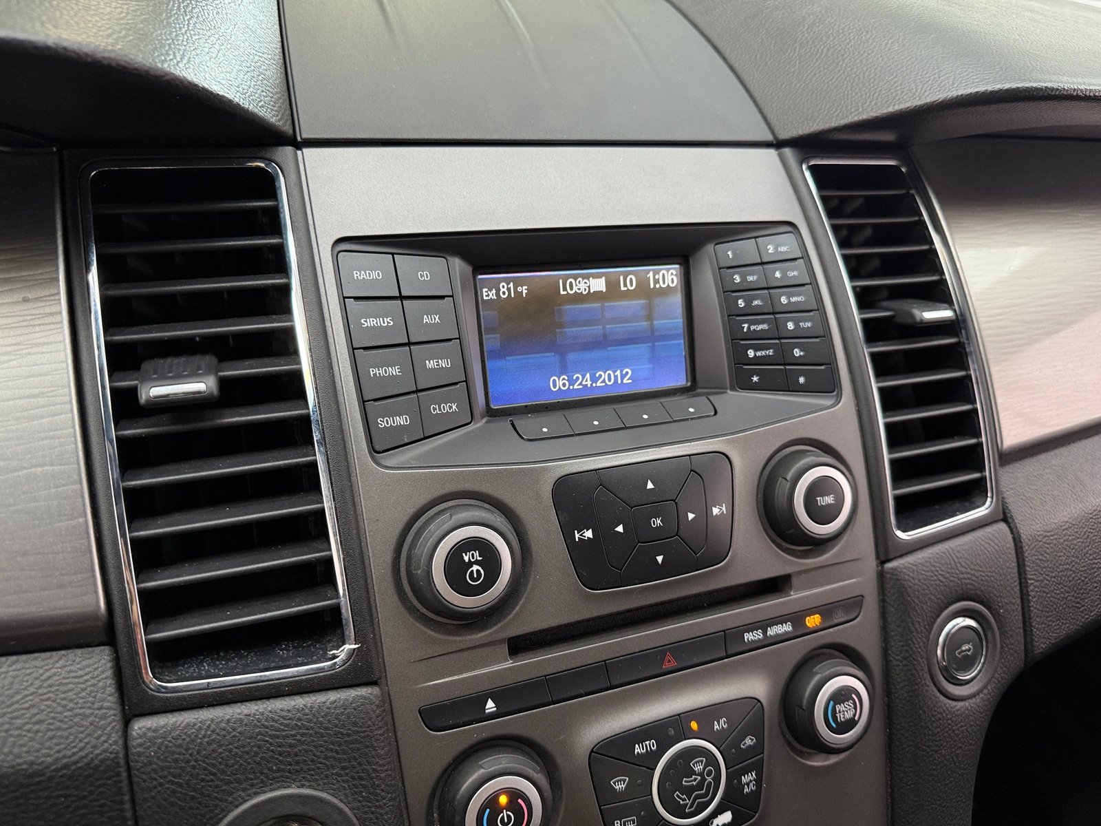 Thumbnail: 2014 Ford Taurus - 4
