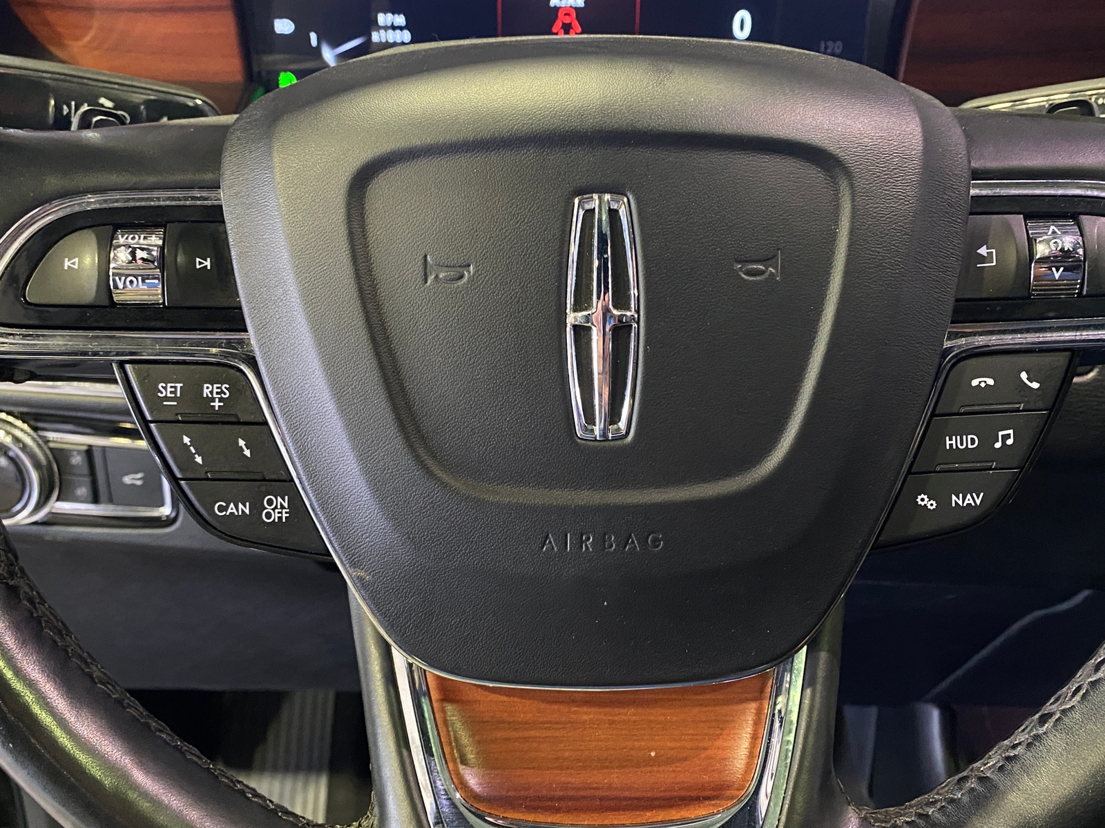 Thumbnail: 2018 Lincoln Navigator L - 4