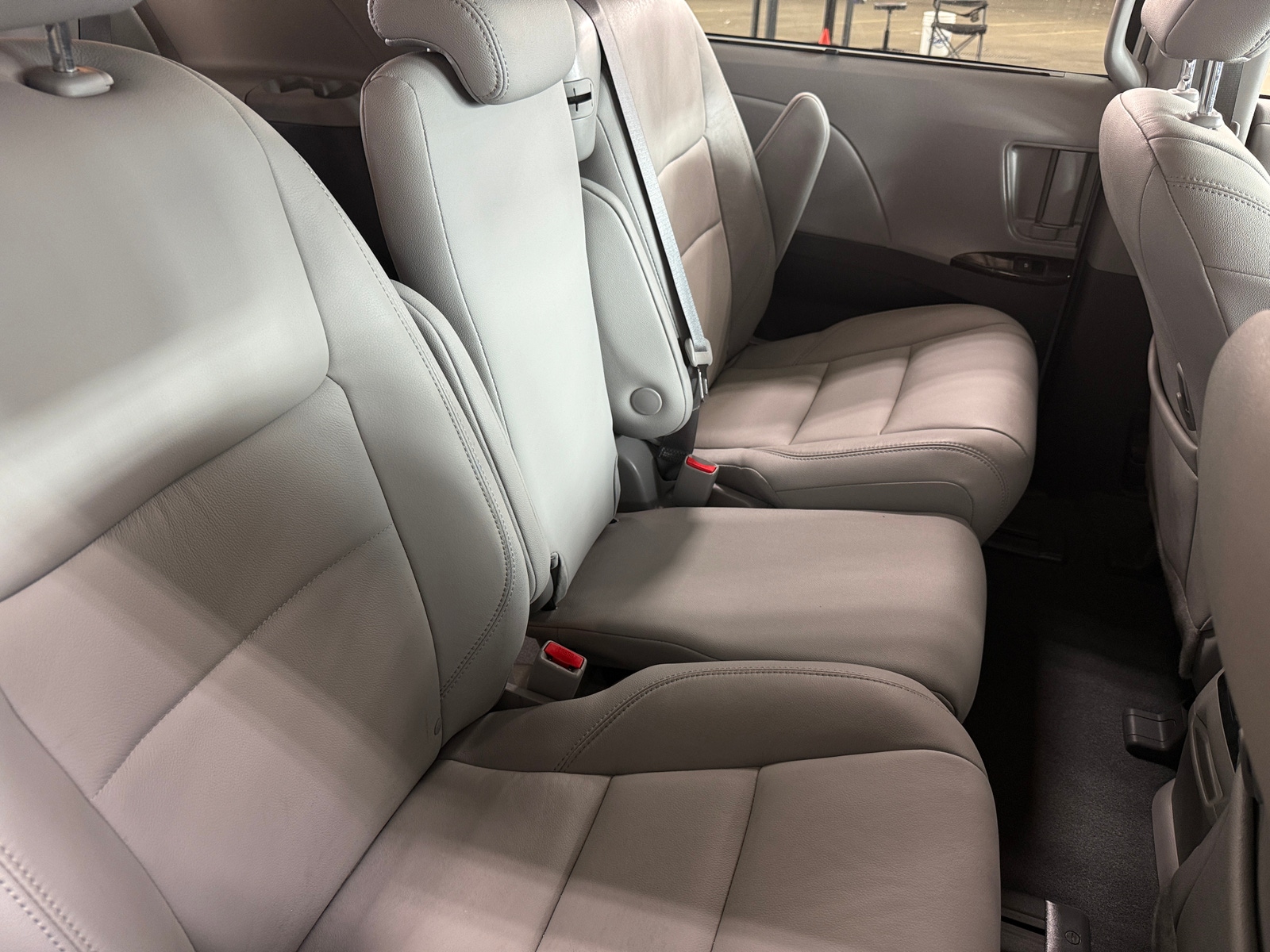 Thumbnail: 2019 Toyota Sienna - 5