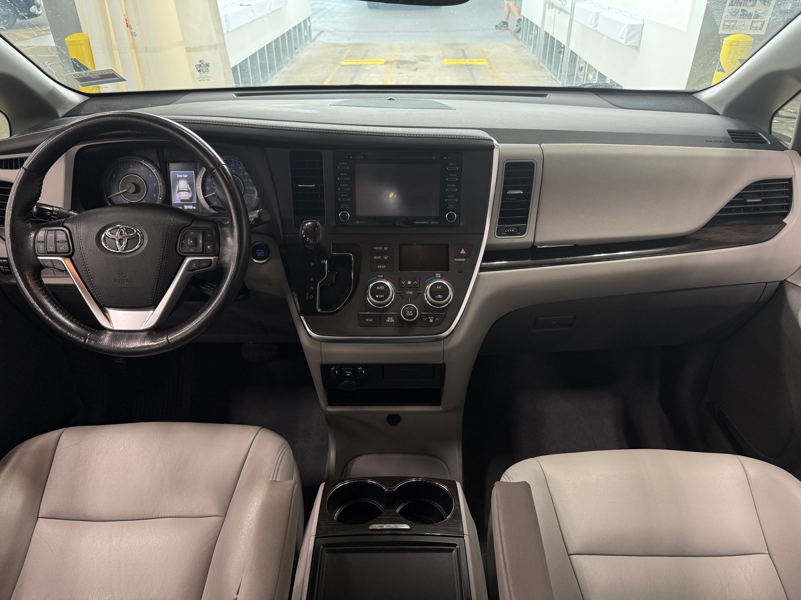 Thumbnail: 2019 Toyota Sienna - 2