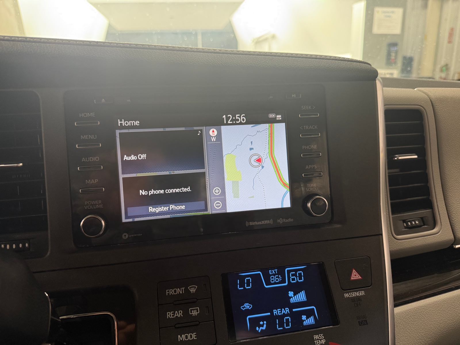 Thumbnail: 2019 Toyota Sienna - 3