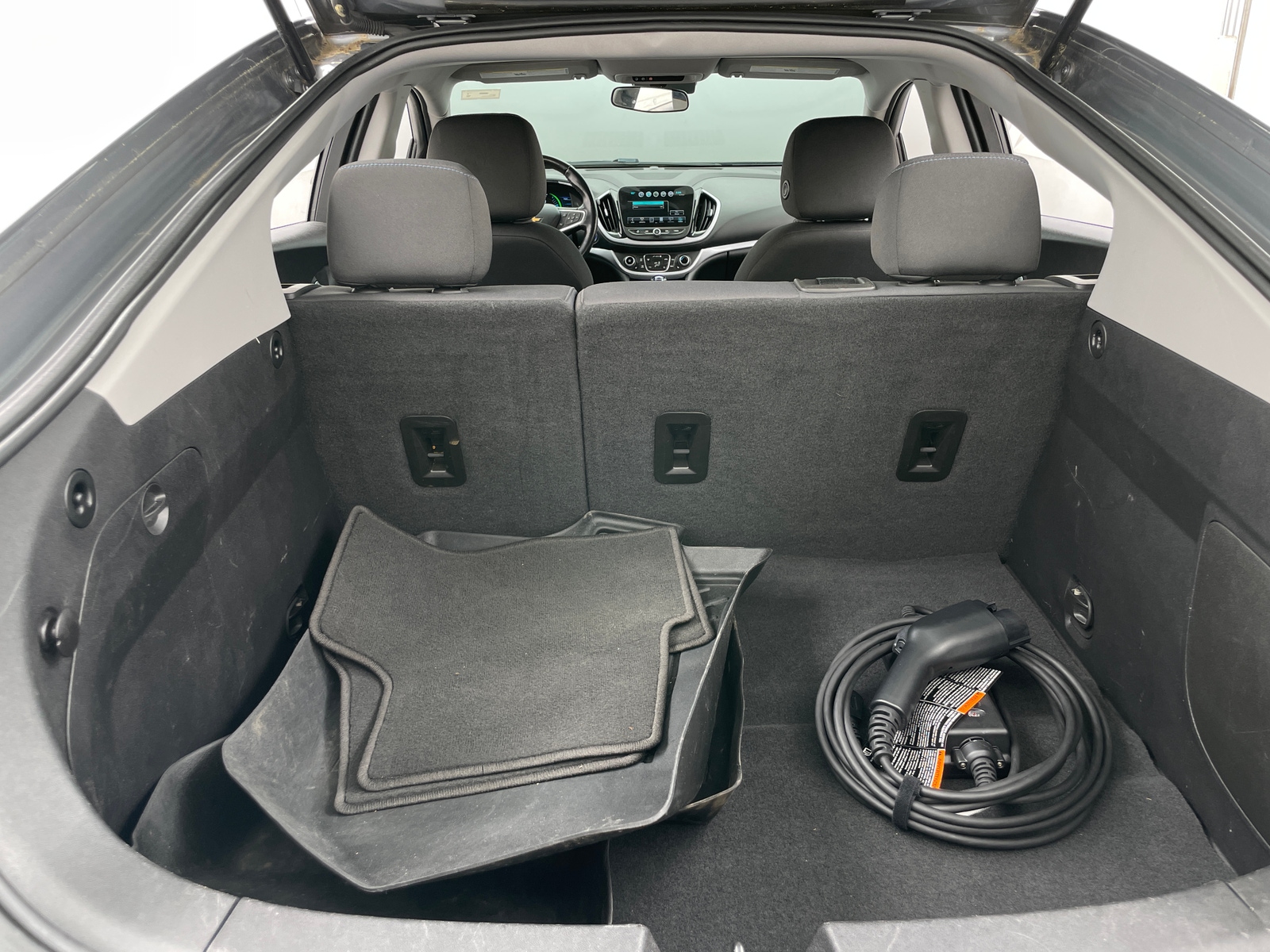 Thumbnail: 2018 Chevrolet Volt - 7