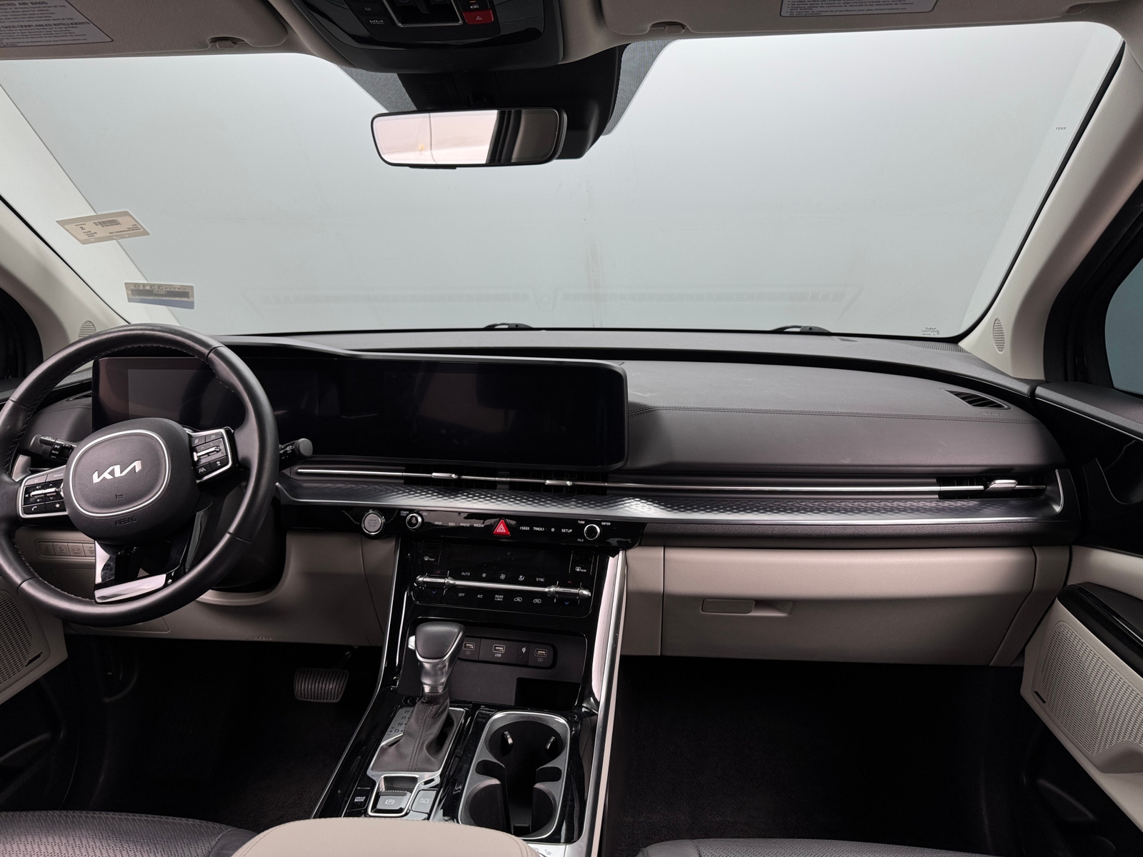 Thumbnail: 2024 Kia Carnival - 3