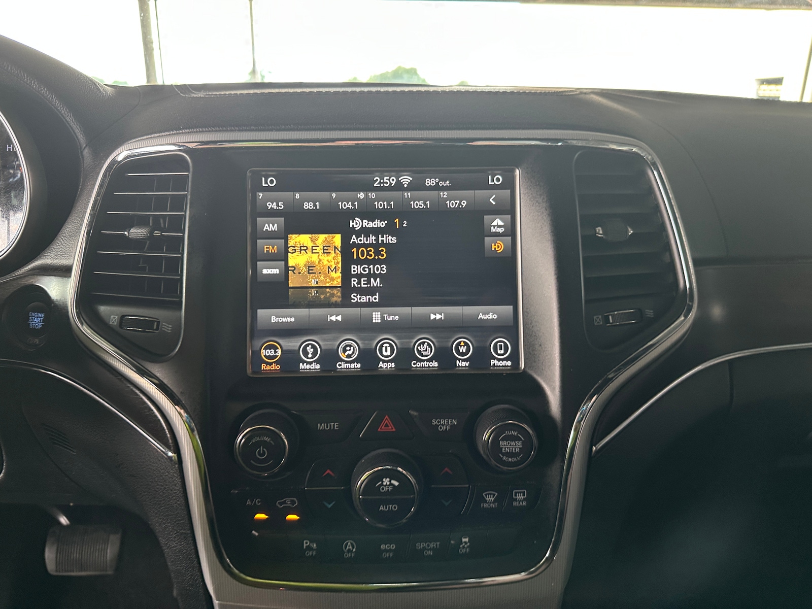 Thumbnail: 2018 Jeep Grand Cherokee - 3