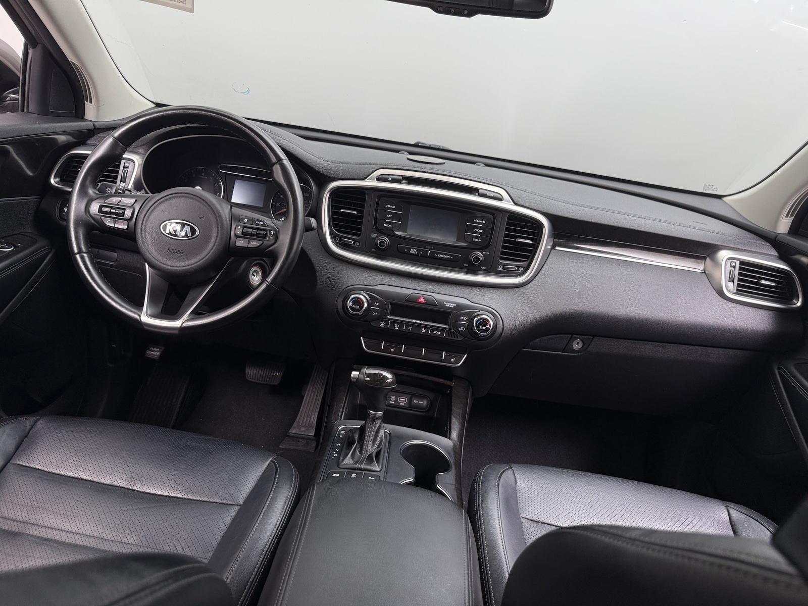 Thumbnail: 2016 Kia Sorento - 2