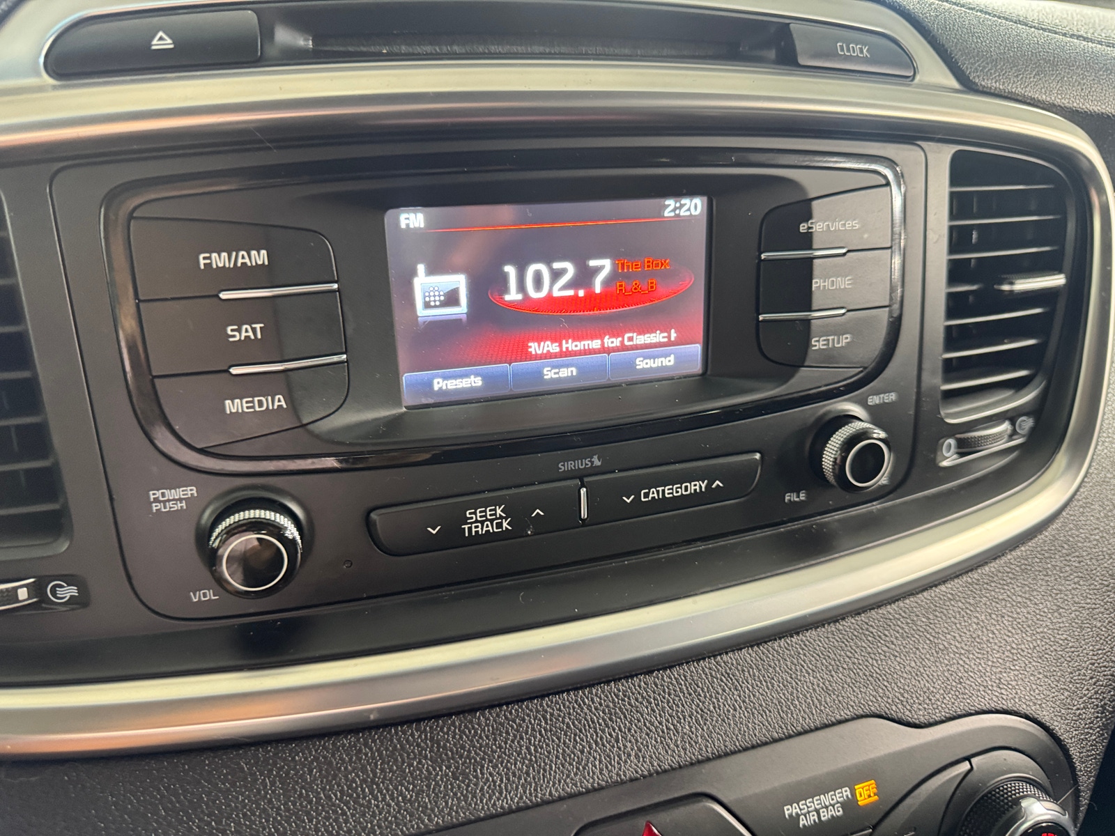 Thumbnail: 2016 Kia Sorento - 3