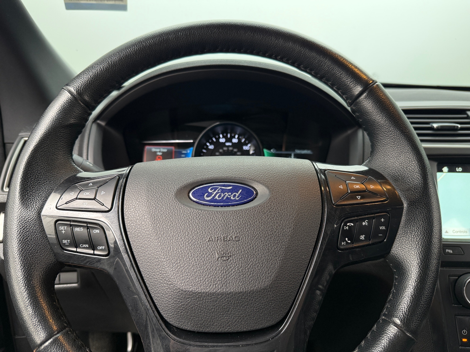 Thumbnail: 2018 Ford Explorer - 5