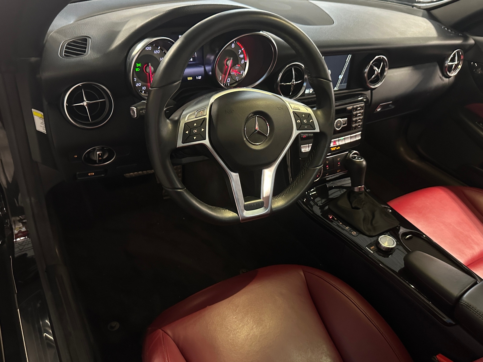Thumbnail: 2014 Mercedes-Benz SLK - 2
