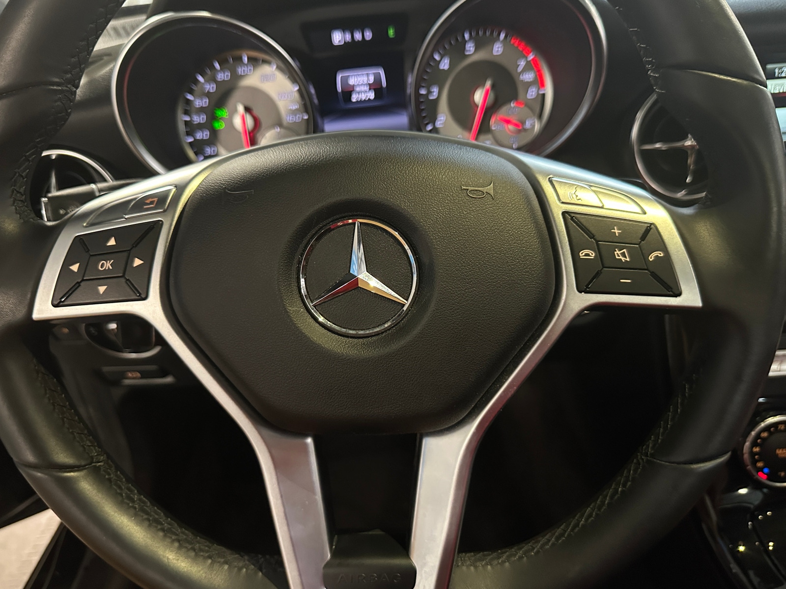 Thumbnail: 2014 Mercedes-Benz SLK - 4