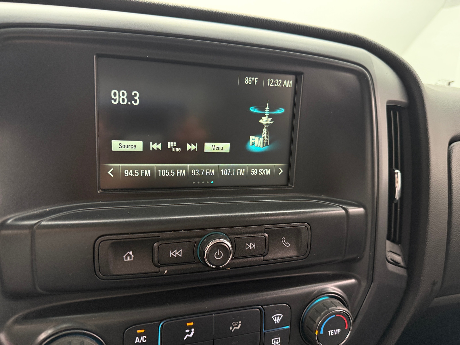 Thumbnail: 2018 Chevrolet Silverado 1500 - 4