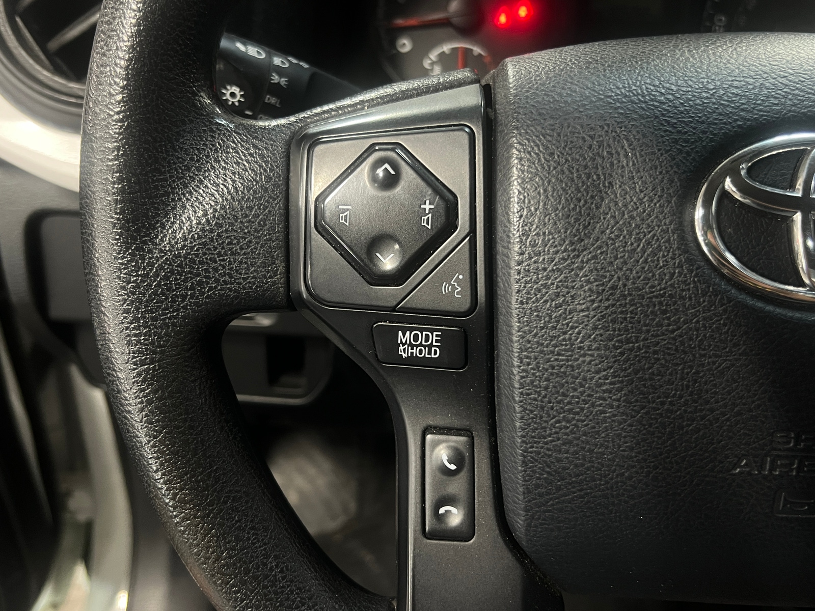 Thumbnail: 2016 Toyota Tacoma - 5