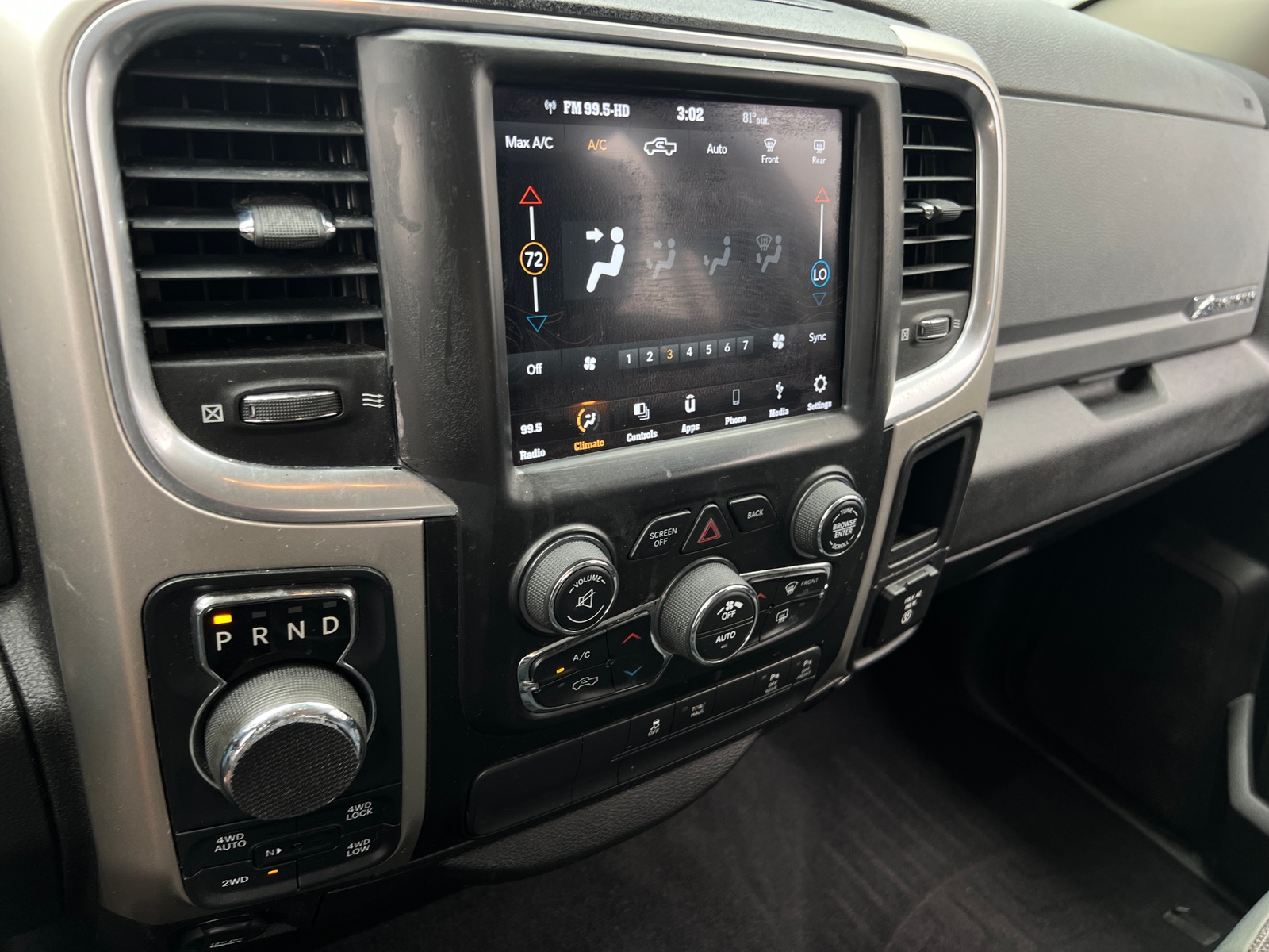 Thumbnail: 2019 RAM 1500 Classic - 4