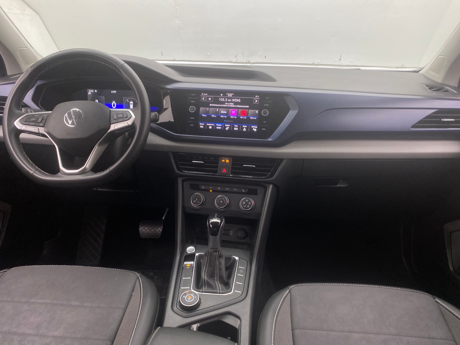 Thumbnail: 2022 Volkswagen Taos - 2