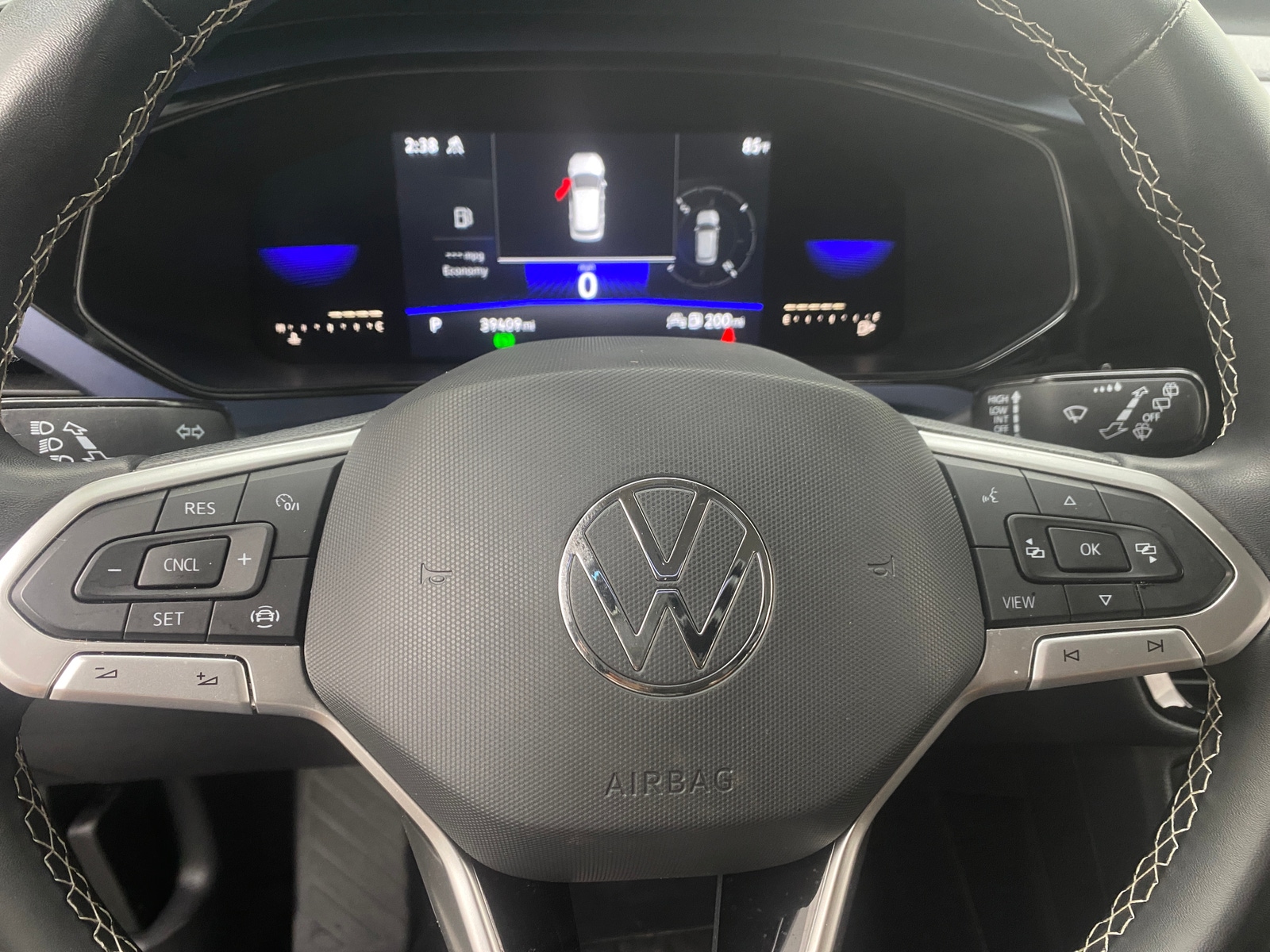 Thumbnail: 2022 Volkswagen Taos - 4