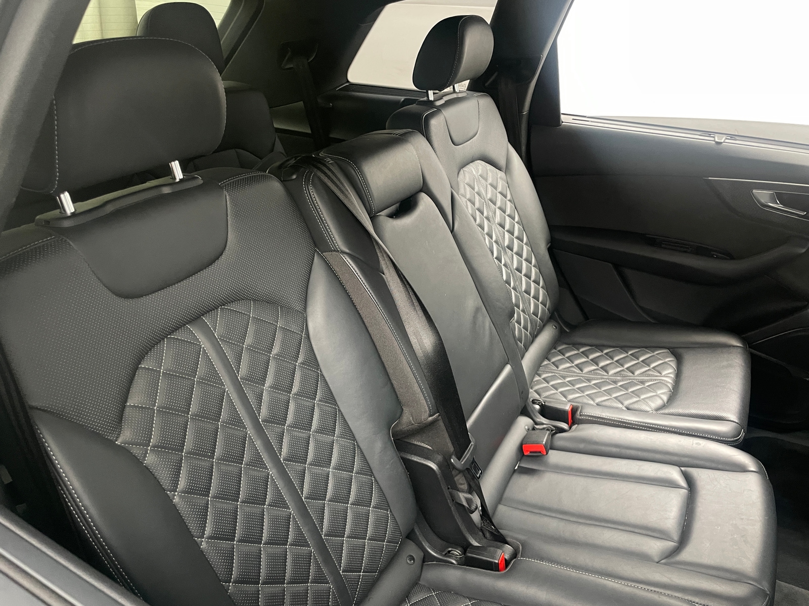 Thumbnail: 2020 Audi SQ7 - 6