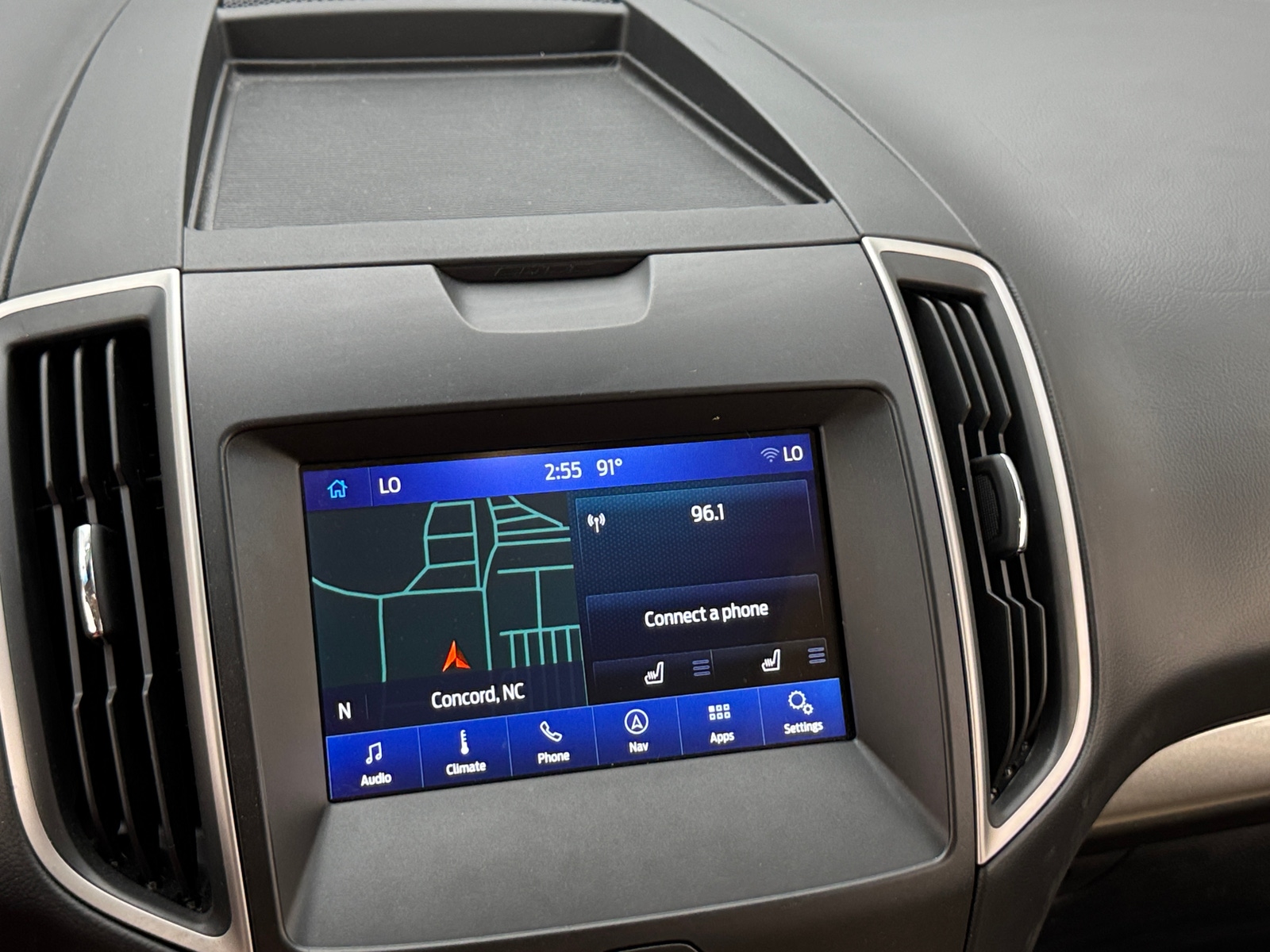 Thumbnail: 2020 Ford Edge - 3