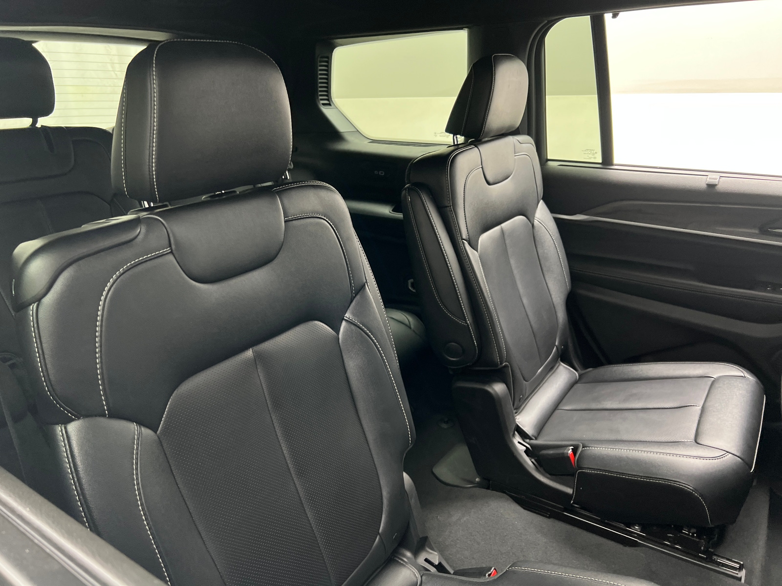 Thumbnail: 2024 Jeep Grand Cherokee L - 5