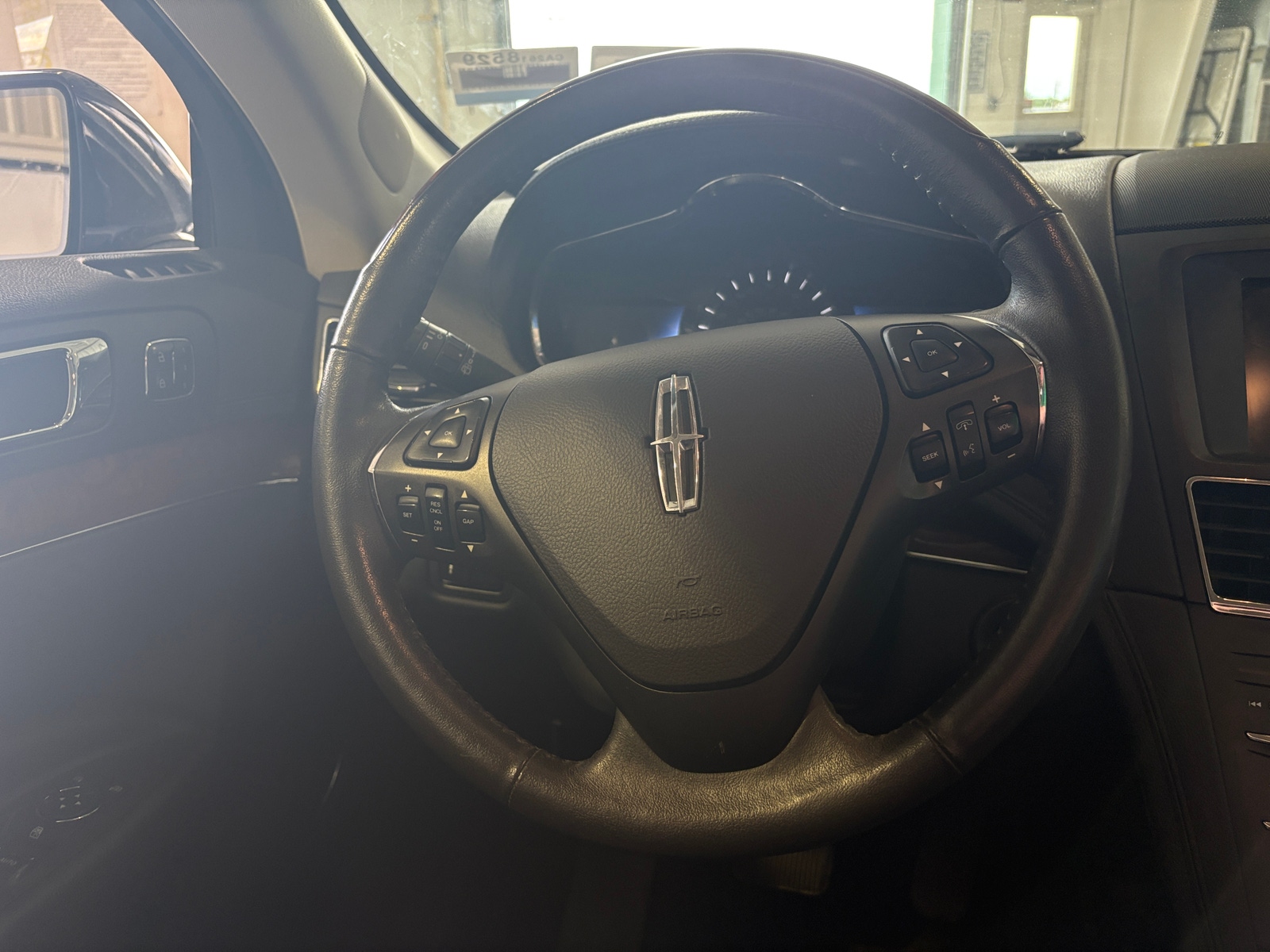 Thumbnail: 2014 Lincoln MKT - 4