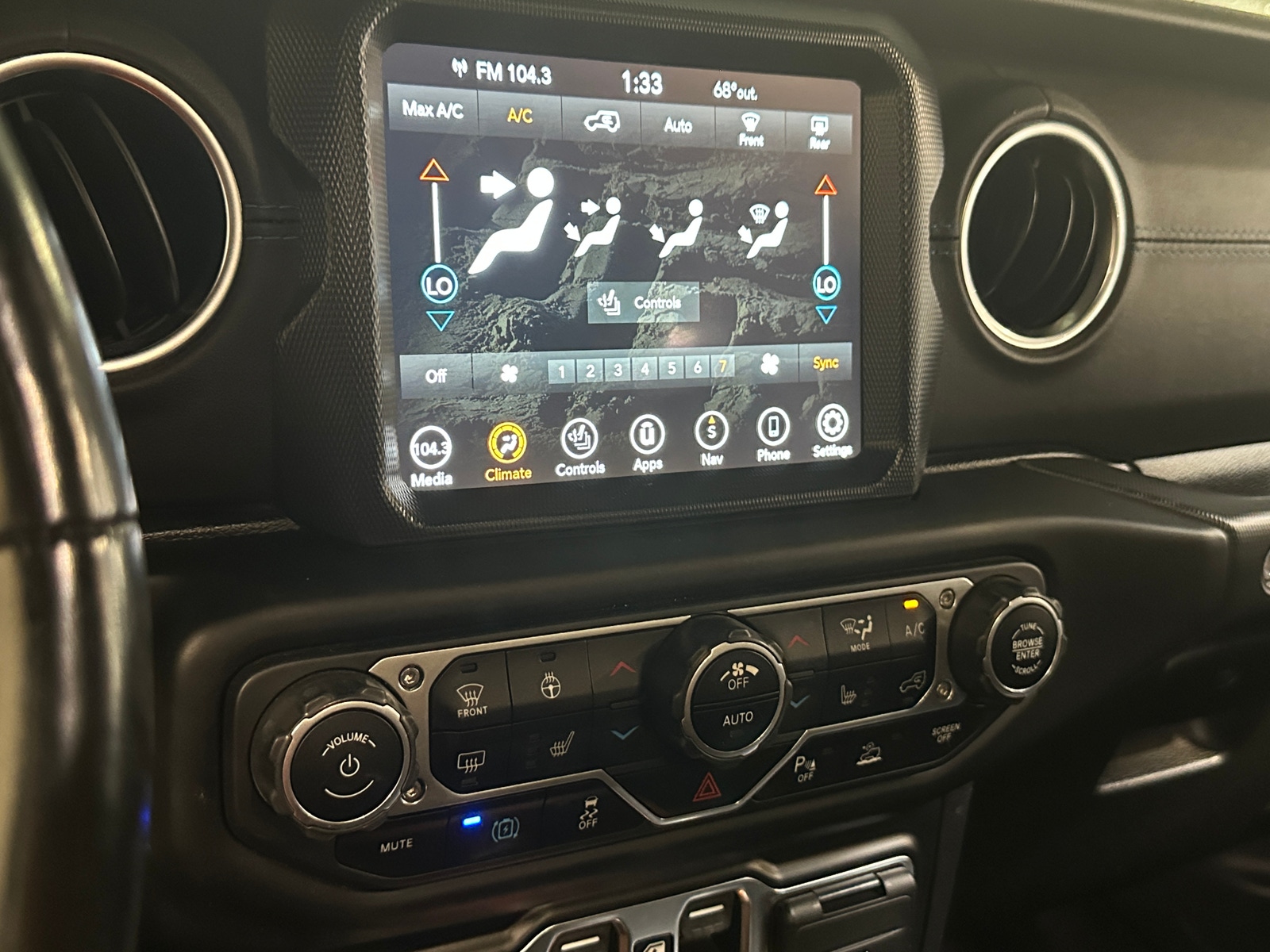 Thumbnail: 2021 Jeep Wrangler - 3