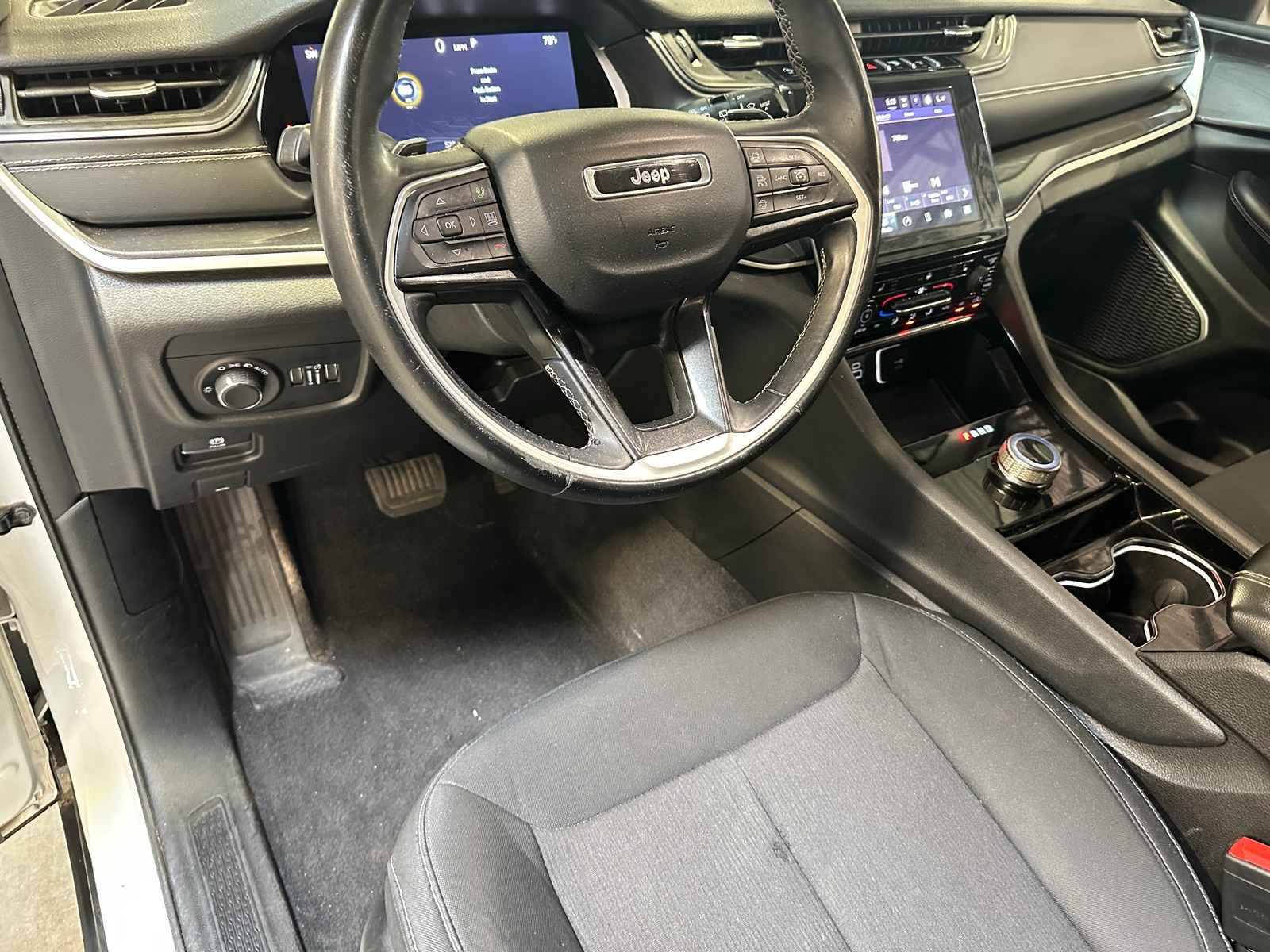 Thumbnail: 2021 Jeep Grand Cherokee L - 3