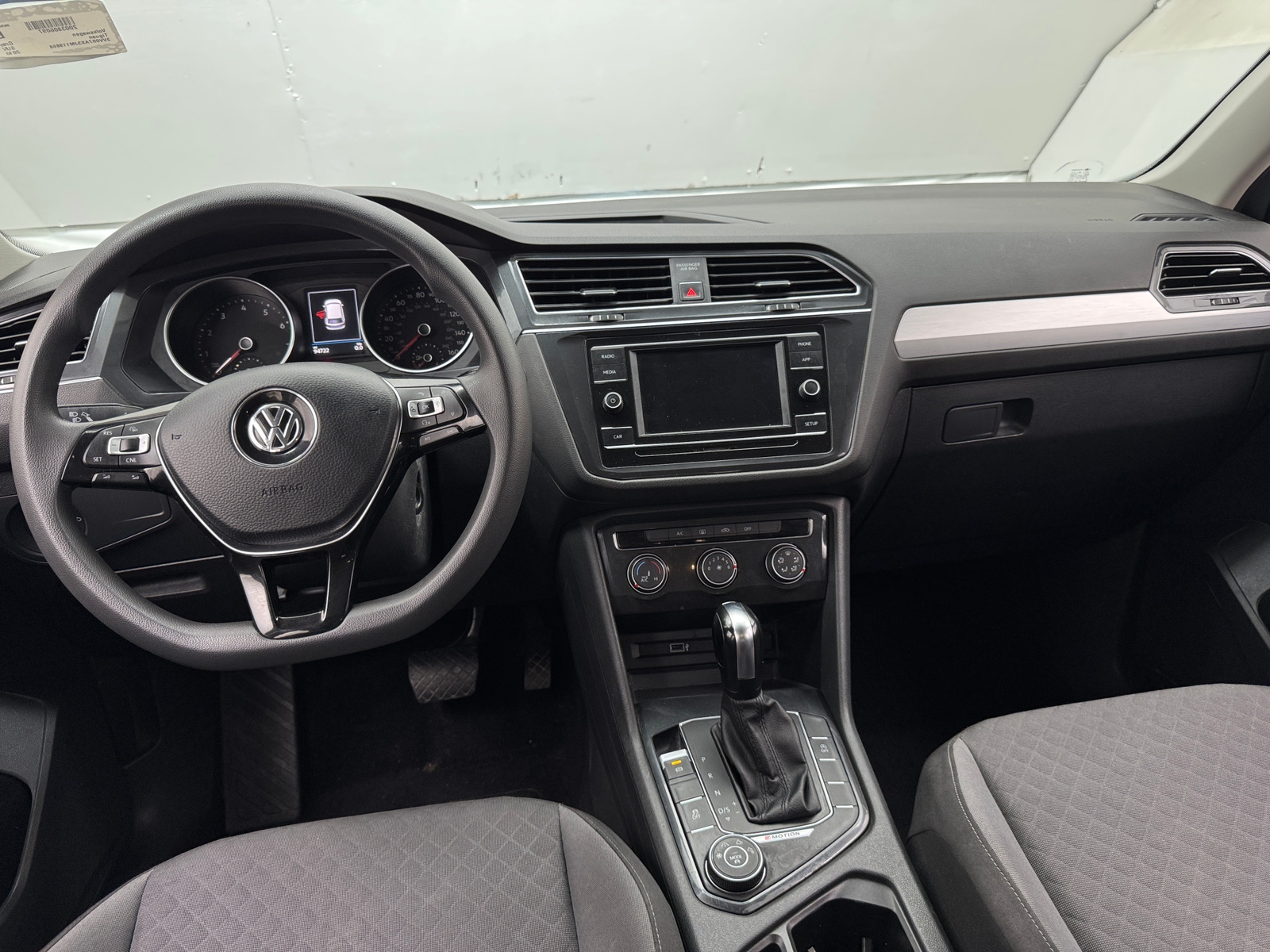 Thumbnail: 2018 Volkswagen Tiguan - 3