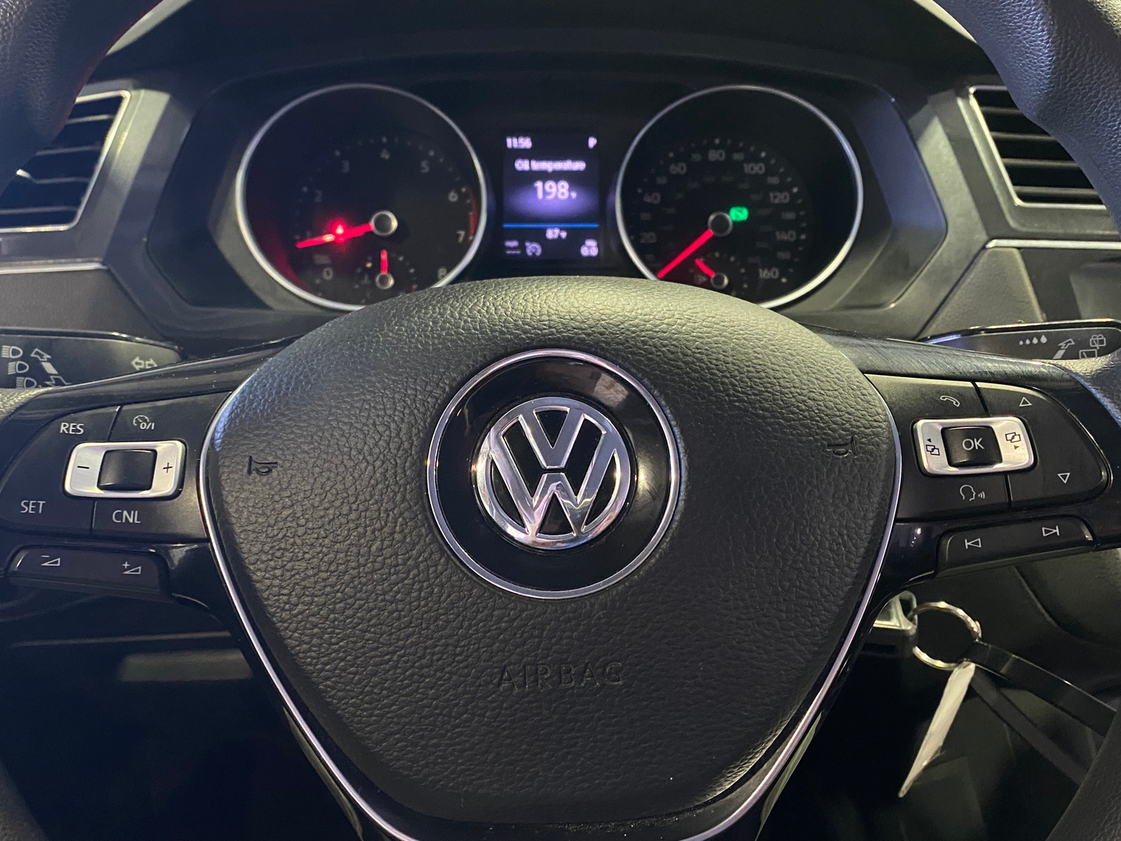 Thumbnail: 2018 Volkswagen Tiguan - 5