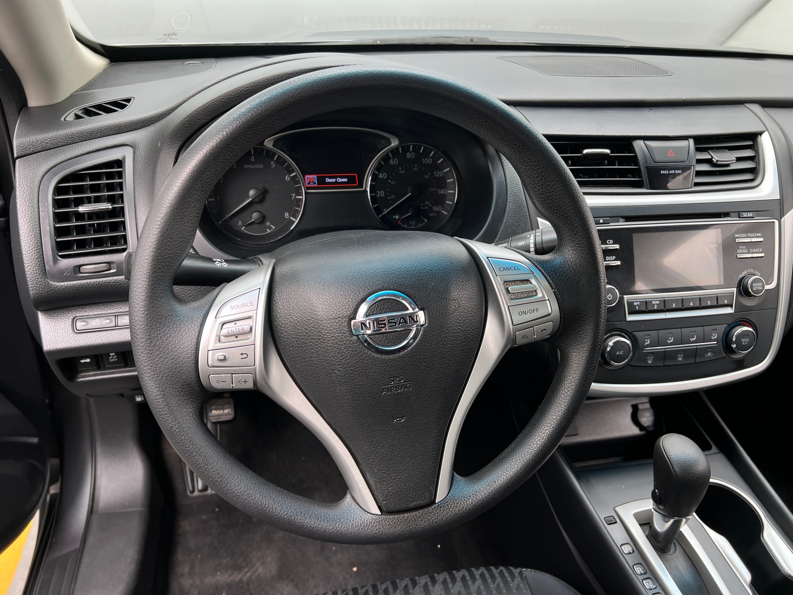Thumbnail: 2017 Nissan Altima - 5
