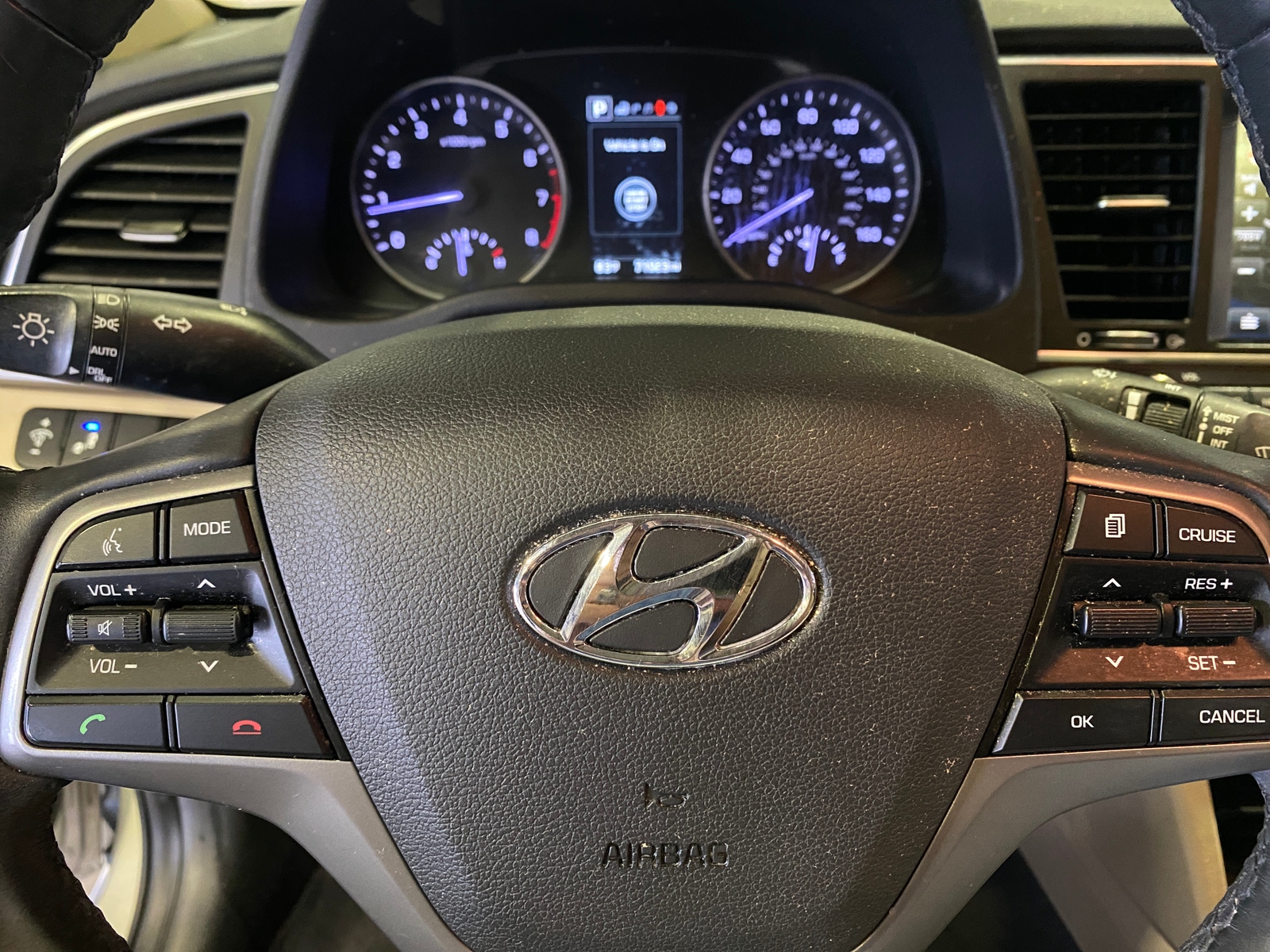 Thumbnail: 2017 Hyundai Elantra - 4
