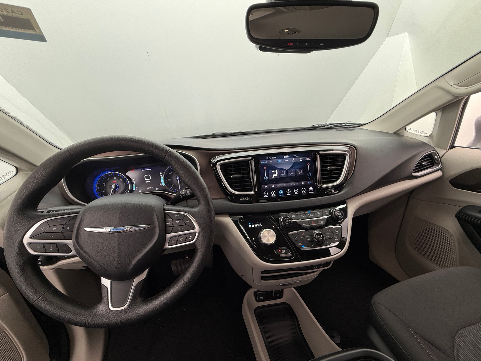 Thumbnail: 2019 Chrysler Pacifica - 3