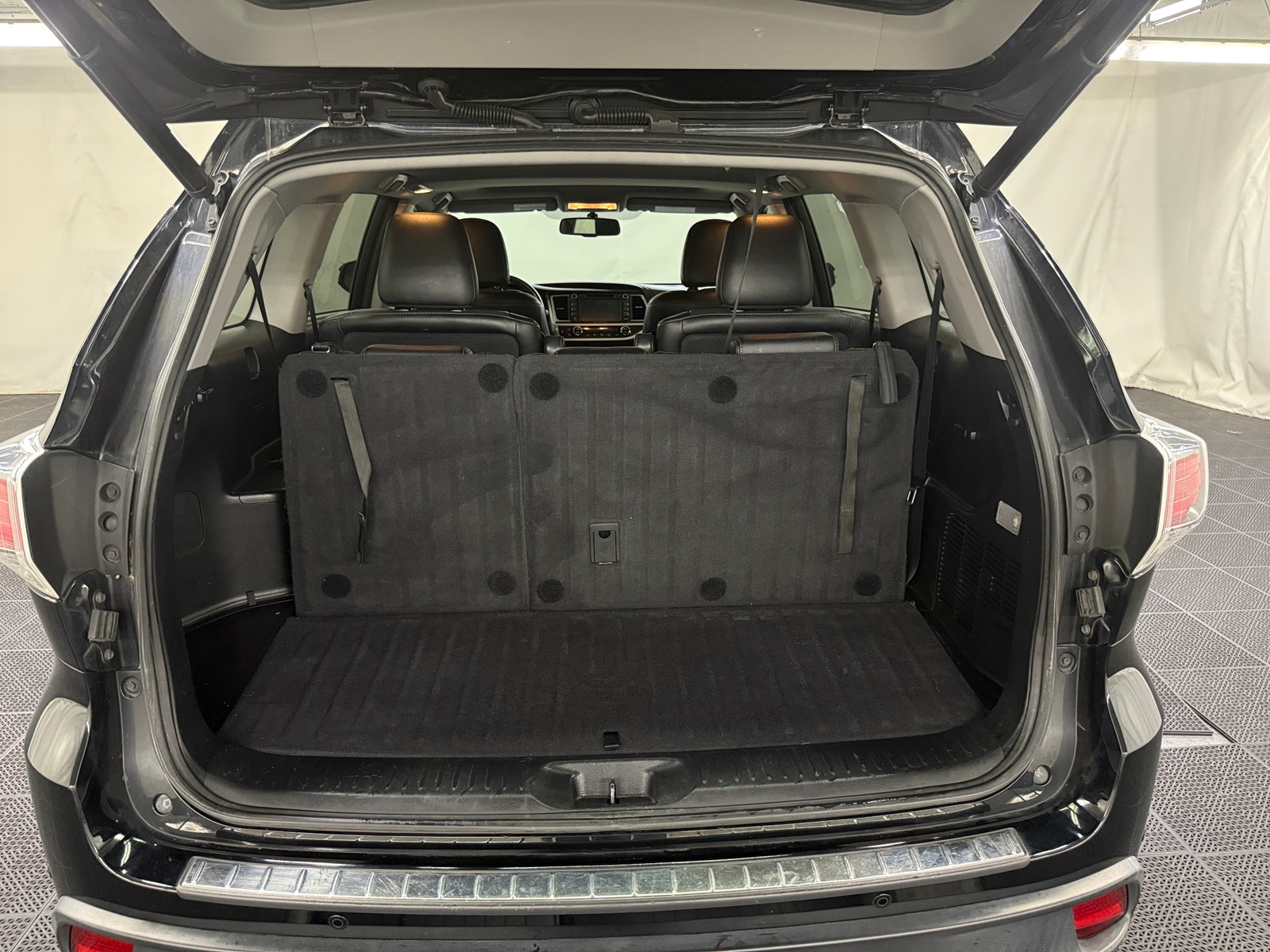 Thumbnail: 2016 Toyota Highlander - 6