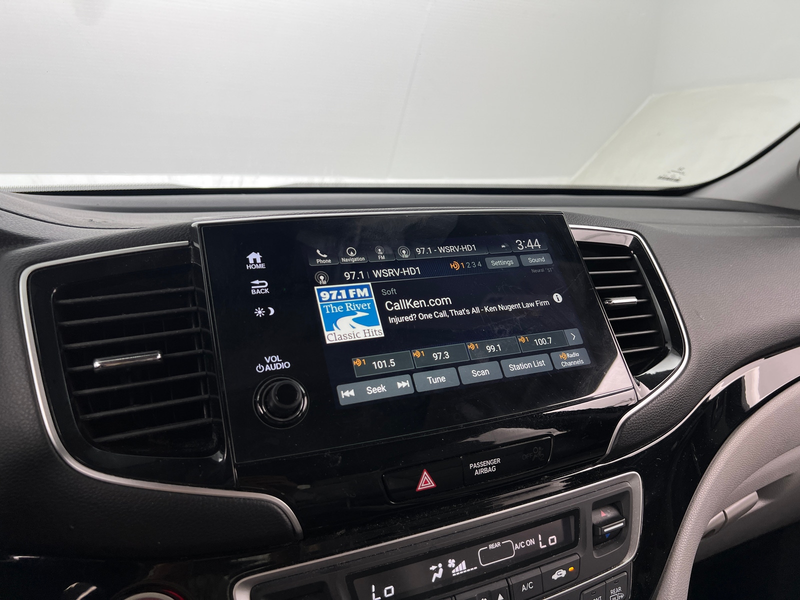 Thumbnail: 2019 Honda Pilot - 3